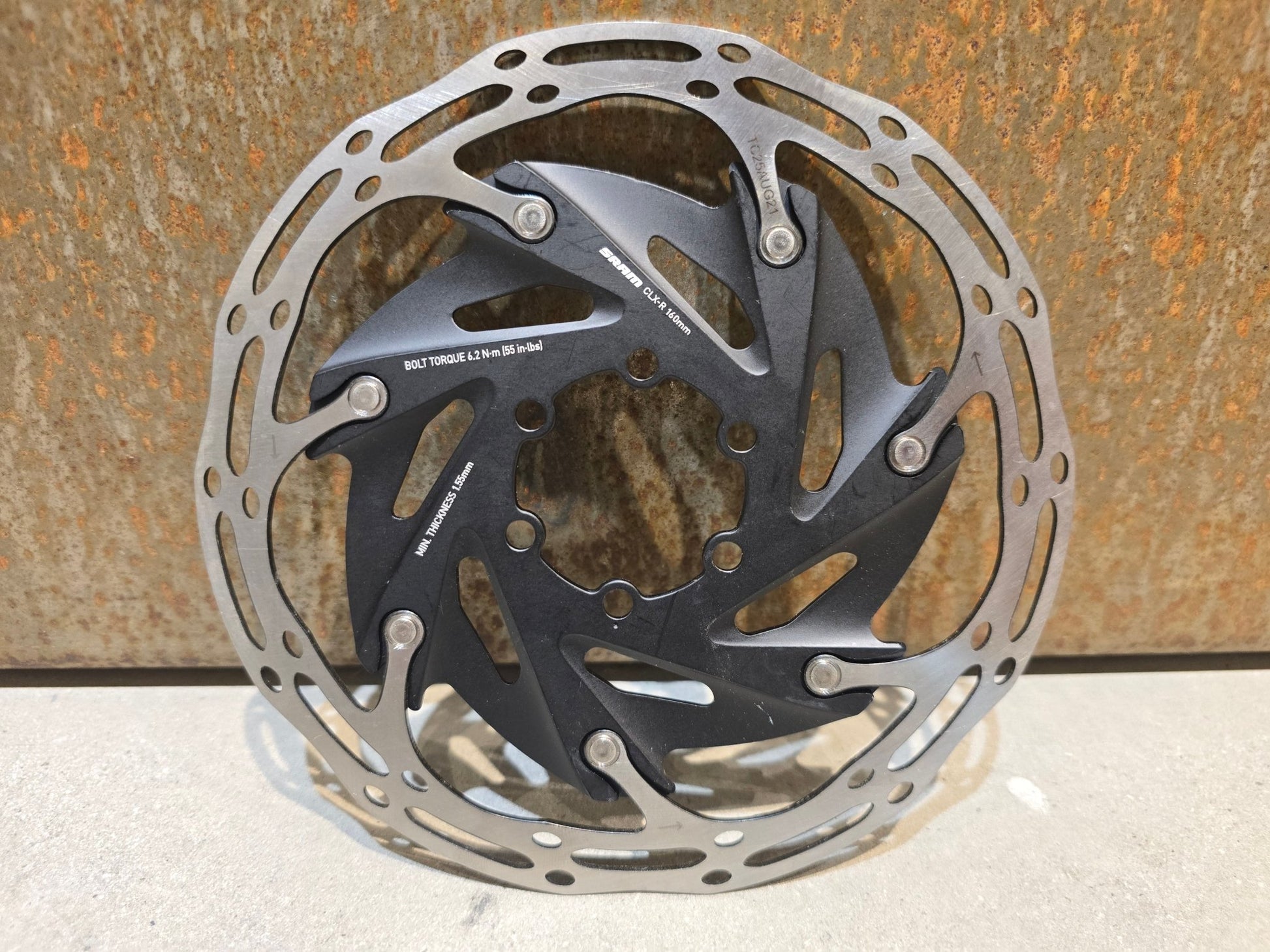 Bremsscheibe von Sram, BREMSSCHEIBE SRAM CENTERLINE XR ROUNDED 6 - LOCH / 160MM in variant_title vor USEDBIKES - OB.DE Hintergrund