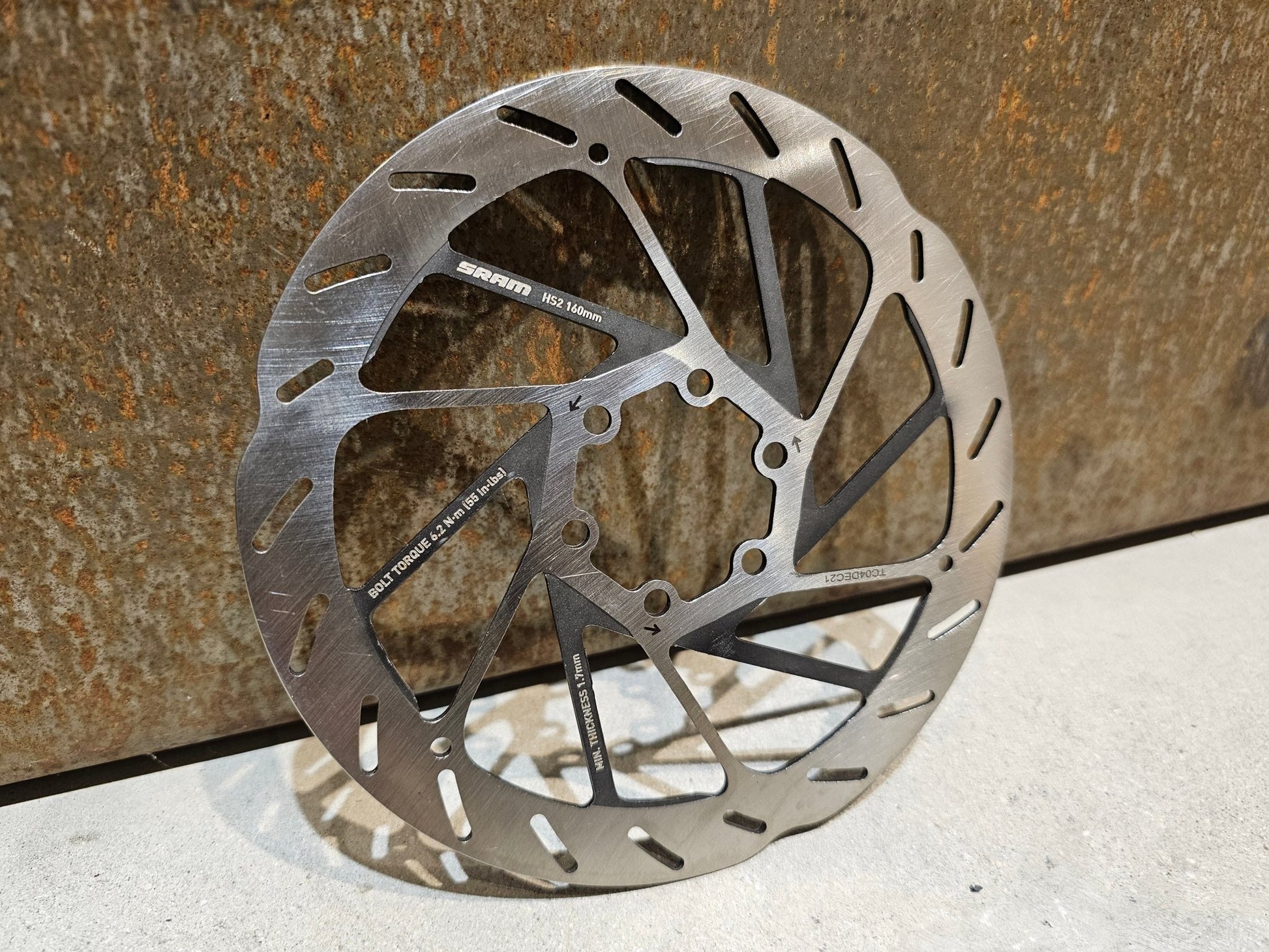 Bremsscheibe von Sram, BREMSSCHEIBE SRAM HS2 6 - LOCH 180 / 160MM in variant_title vor USEDBIKES - OB.DE Hintergrund