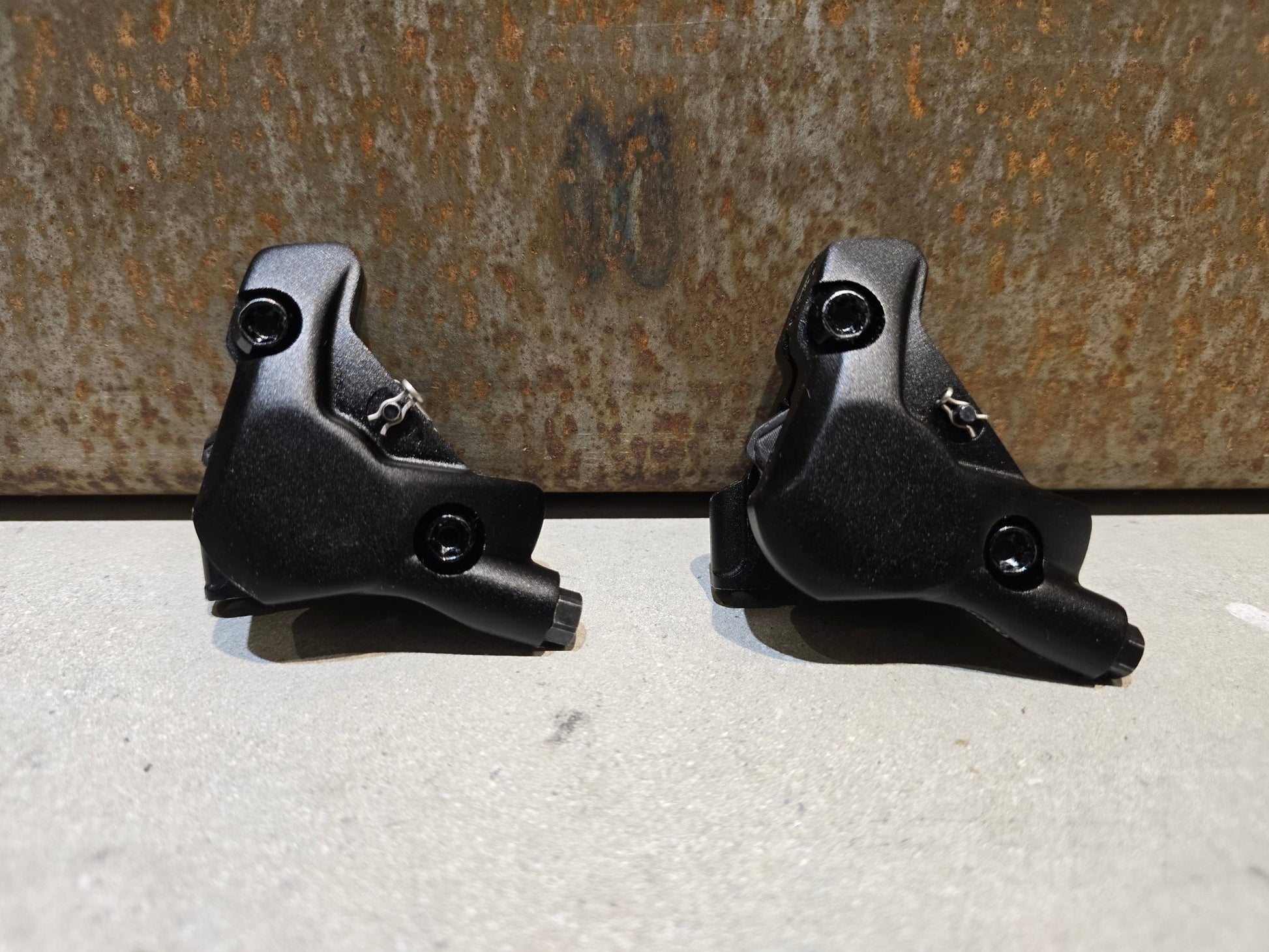 Schaltgruppen von Campagnolo, CAMPAGNOLO EKAR 13S SCHALTGRUPPE / RD / KASSETTE / SHIFTER / 1 x 13 FACH in variant_title vor USEDBIKES - OB.DE Hintergrund