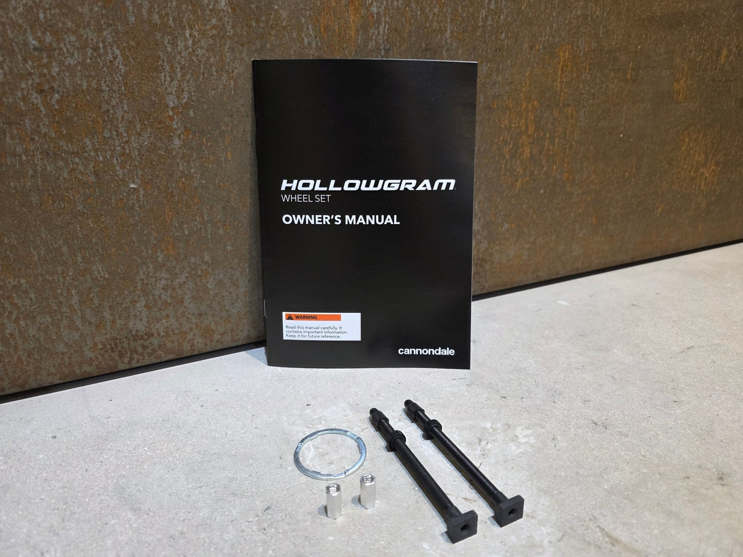 Laufrad/Laufradsatz von Cannondale, CANNONDALE HOLLOWGRAM R - S 50 LAUFRADSATZ DISC vor USEDBIKES - OB.DE Hintergrund