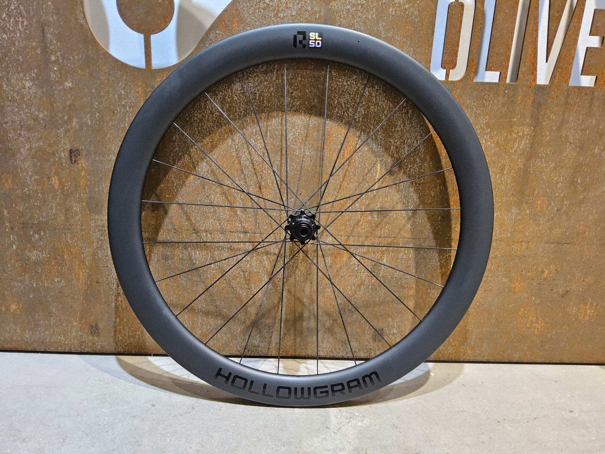 Laufrad/Laufradsatz von Cannondale, CANNONDALE HOLLOWGRAM R - SL 50 LAUFRADSATZ DISC vor USEDBIKES - OB.DE Hintergrund