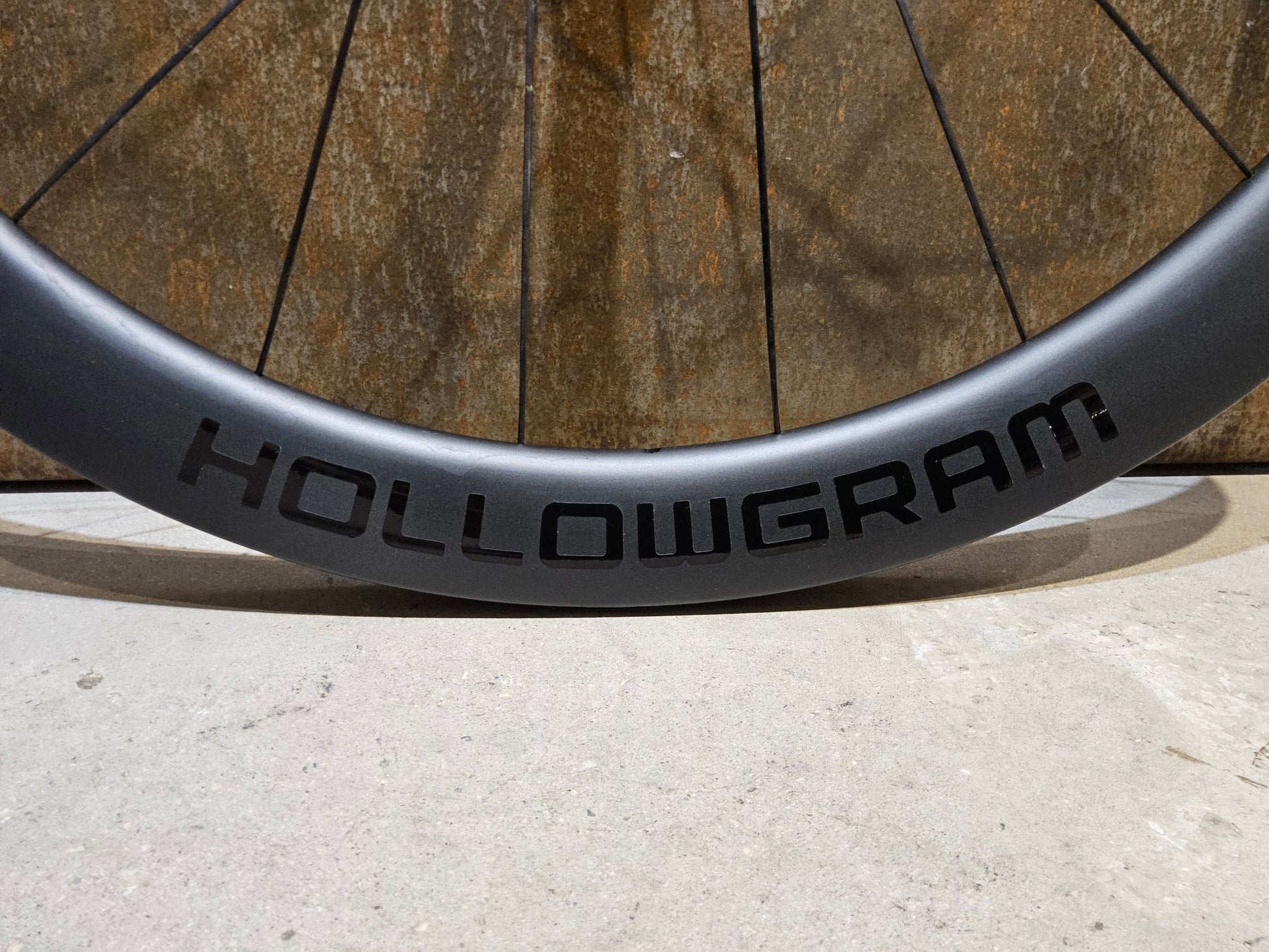 Laufrad/Laufradsatz von Cannondale, CANNONDALE HOLLOWGRAM R - SL 50 LAUFRADSATZ DISC vor USEDBIKES - OB.DE Hintergrund