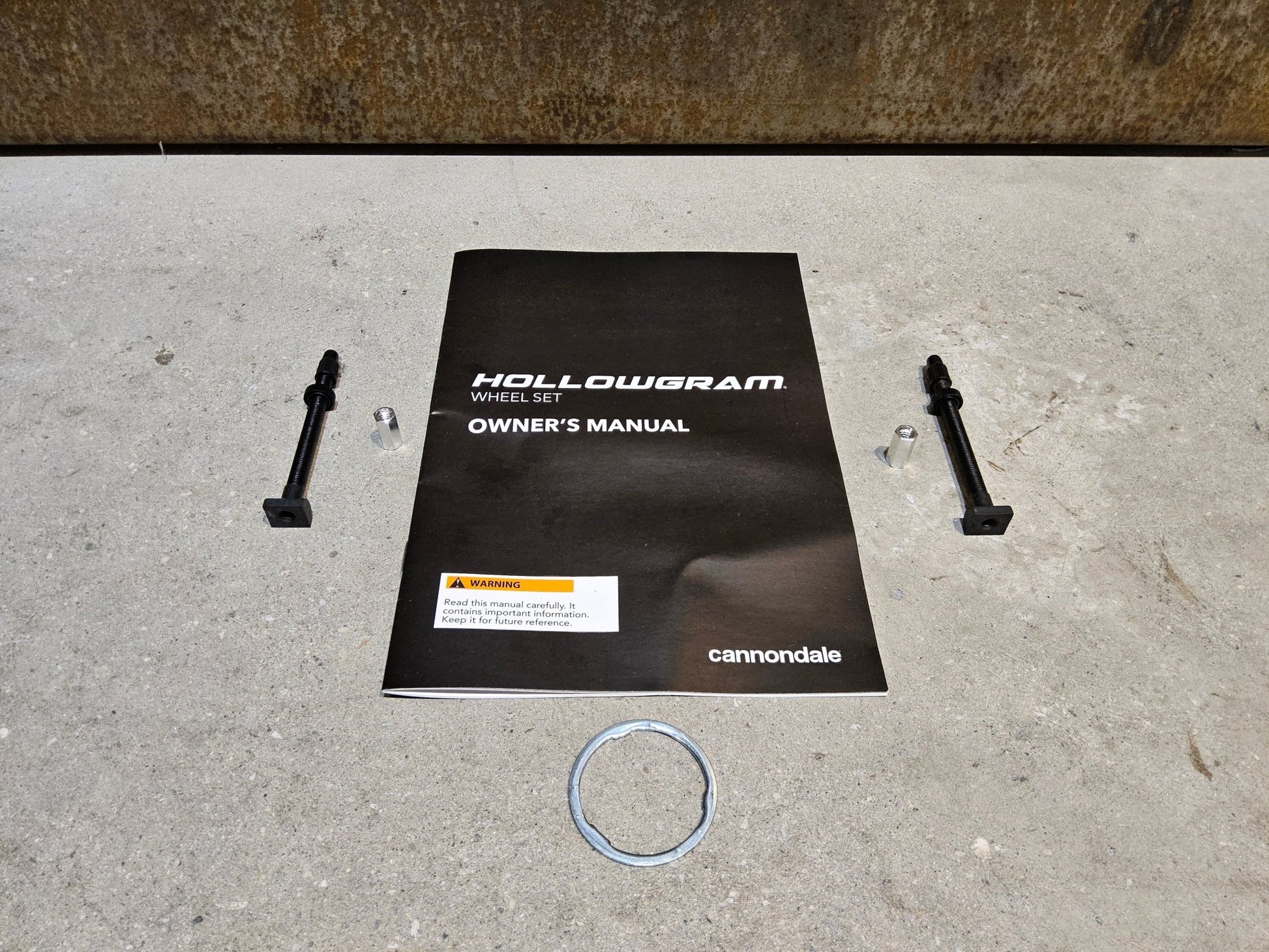 Laufrad/Laufradsatz von Cannondale, CANNONDALE HOLLOWGRAM R - SL 50 LAUFRADSATZ DISC vor USEDBIKES - OB.DE Hintergrund