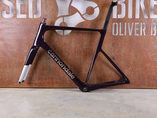 Rennradrahmen von Cannondale, CANNONDALE SUPERSIX EVO HI - MOD / CARBON RAHMENSET / ROAD DISC / 61 CM / 1770 G vor USEDBIKES - OB.DE Hintergrund