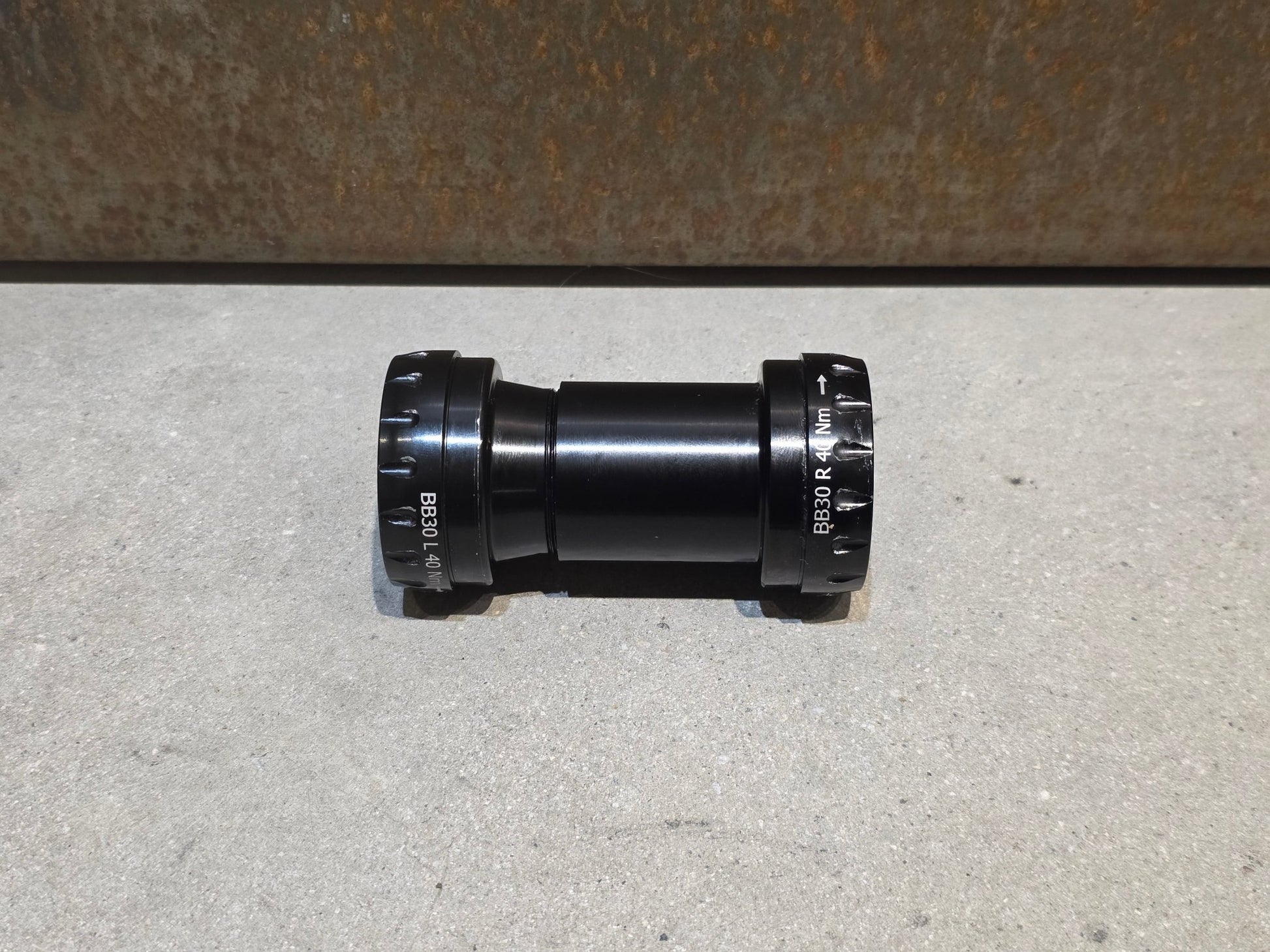 Innenlager von Ceramicspeed, CERAMICSPEED INNENLAGER COATED BB30 24MM vor USEDBIKES - OB.DE Hintergrund