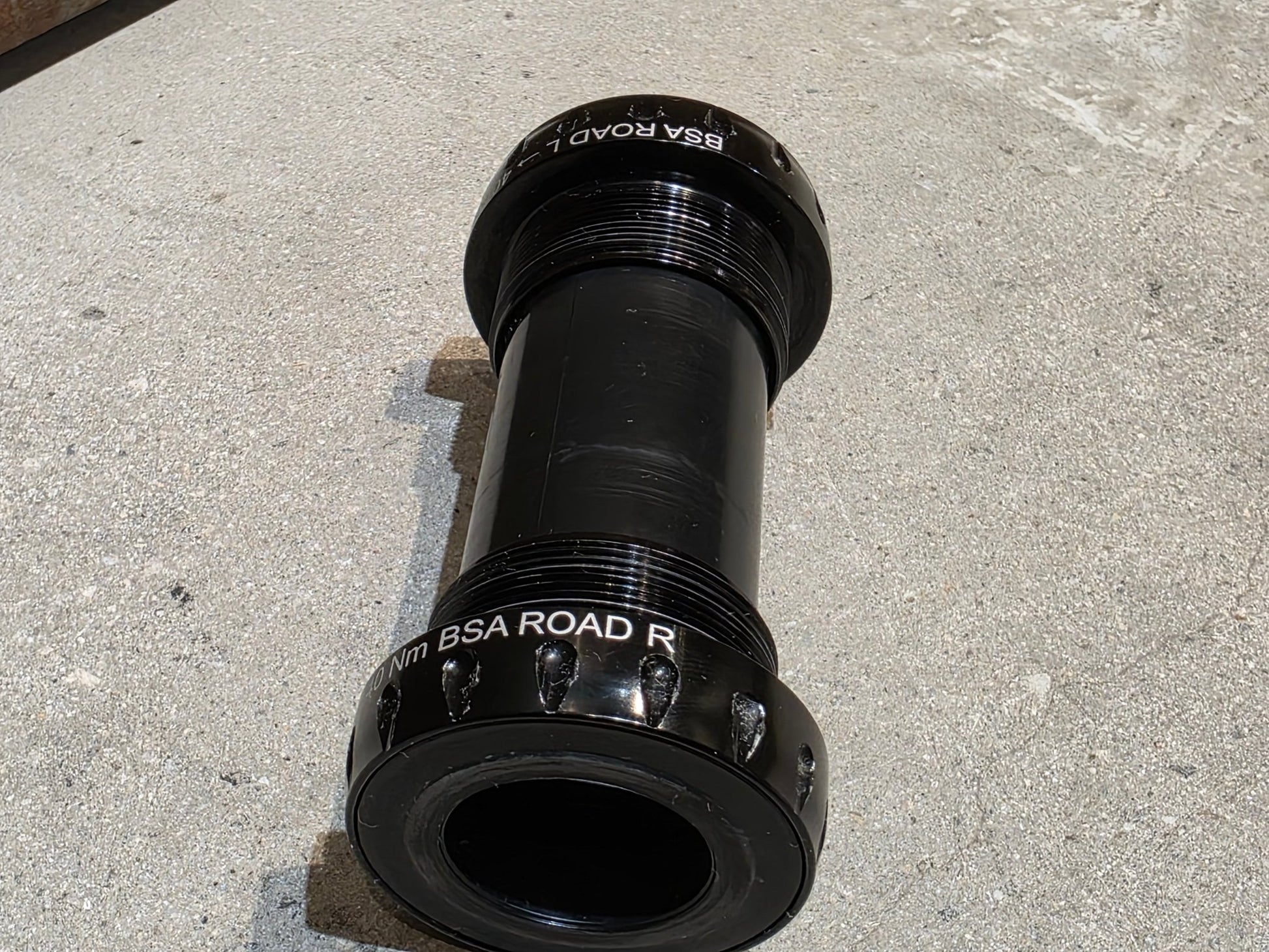 Innenlager von Ceramicspeed, CERAMICSPEED INNENLAGER COATED BSA SHIMANO 24MM vor USEDBIKES - OB.DE Hintergrund