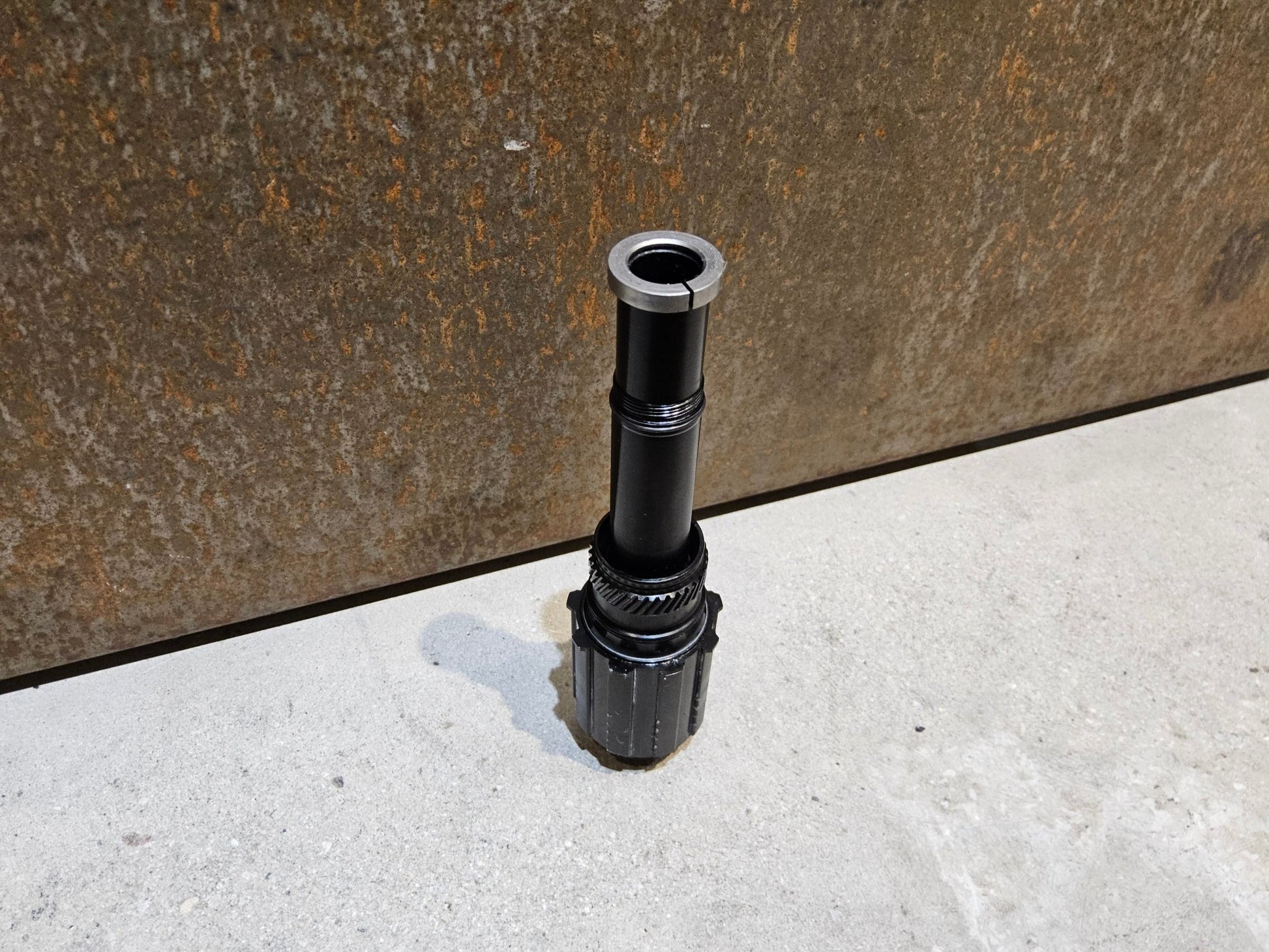 Zubehör von Chris King, CHRIS KING R45 FREILAUF UMRÜSTKIT SHIMANO ROAD / DISC 142MM vor USEDBIKES - OB.DE Hintergrund