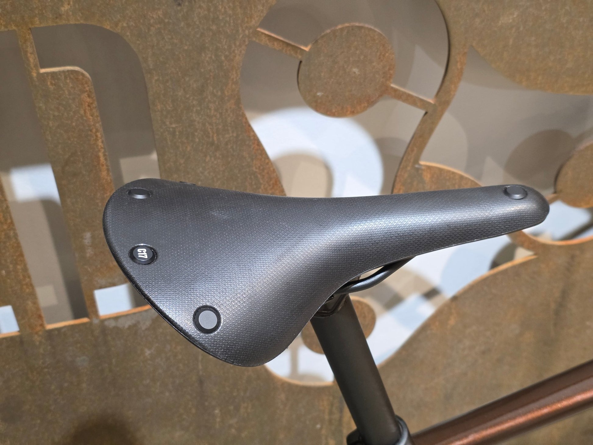 Gravel/Cyclocross von Diamant, DIAMANT 140 STEPOVER / MOKKALATTE DUOTONE / L vor USEDBIKES - OB.DE Hintergrund