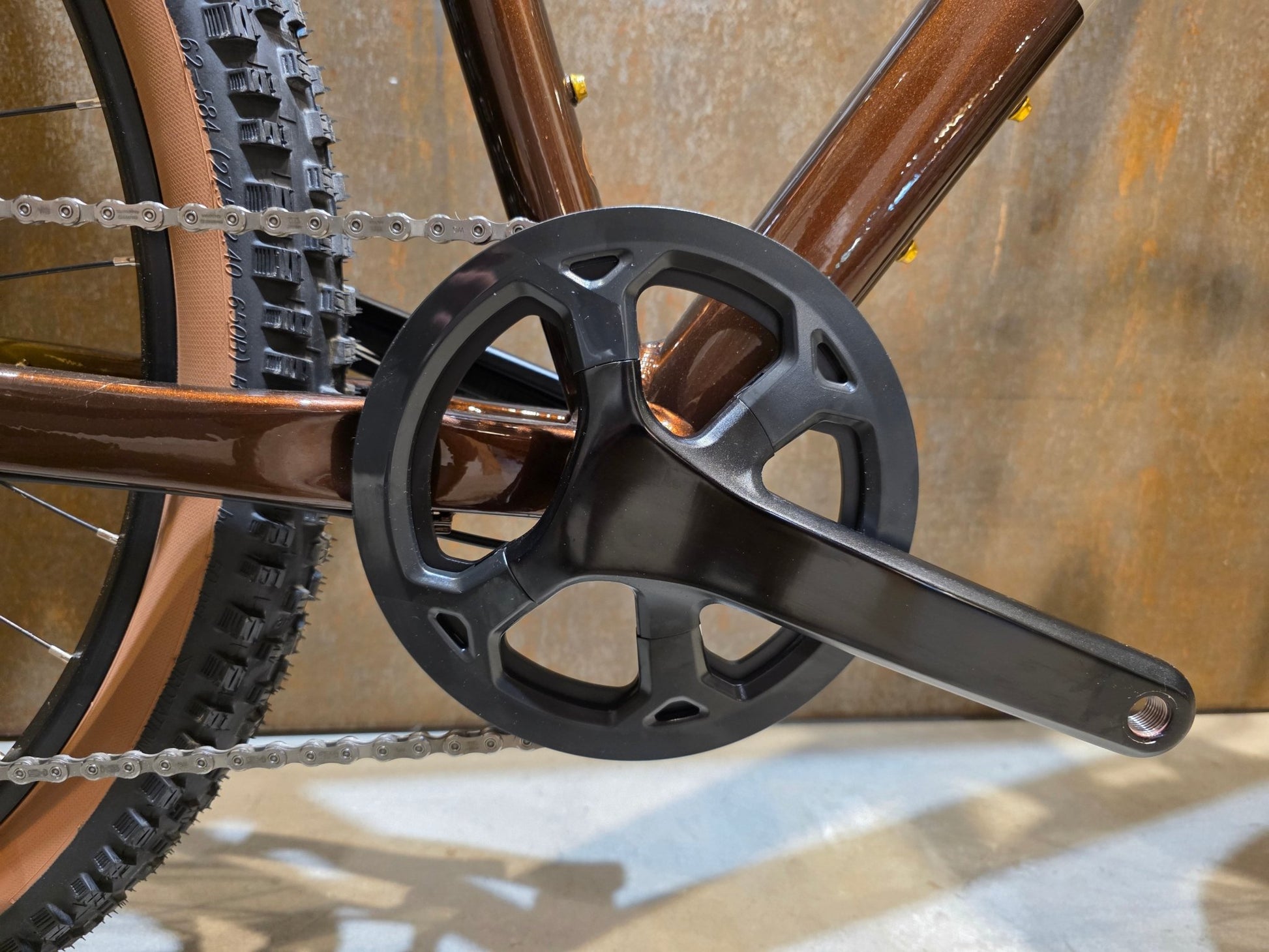 Gravel/Cyclocross von Diamant, DIAMANT 140 STEPOVER / MOKKALATTE DUOTONE / L vor USEDBIKES - OB.DE Hintergrund