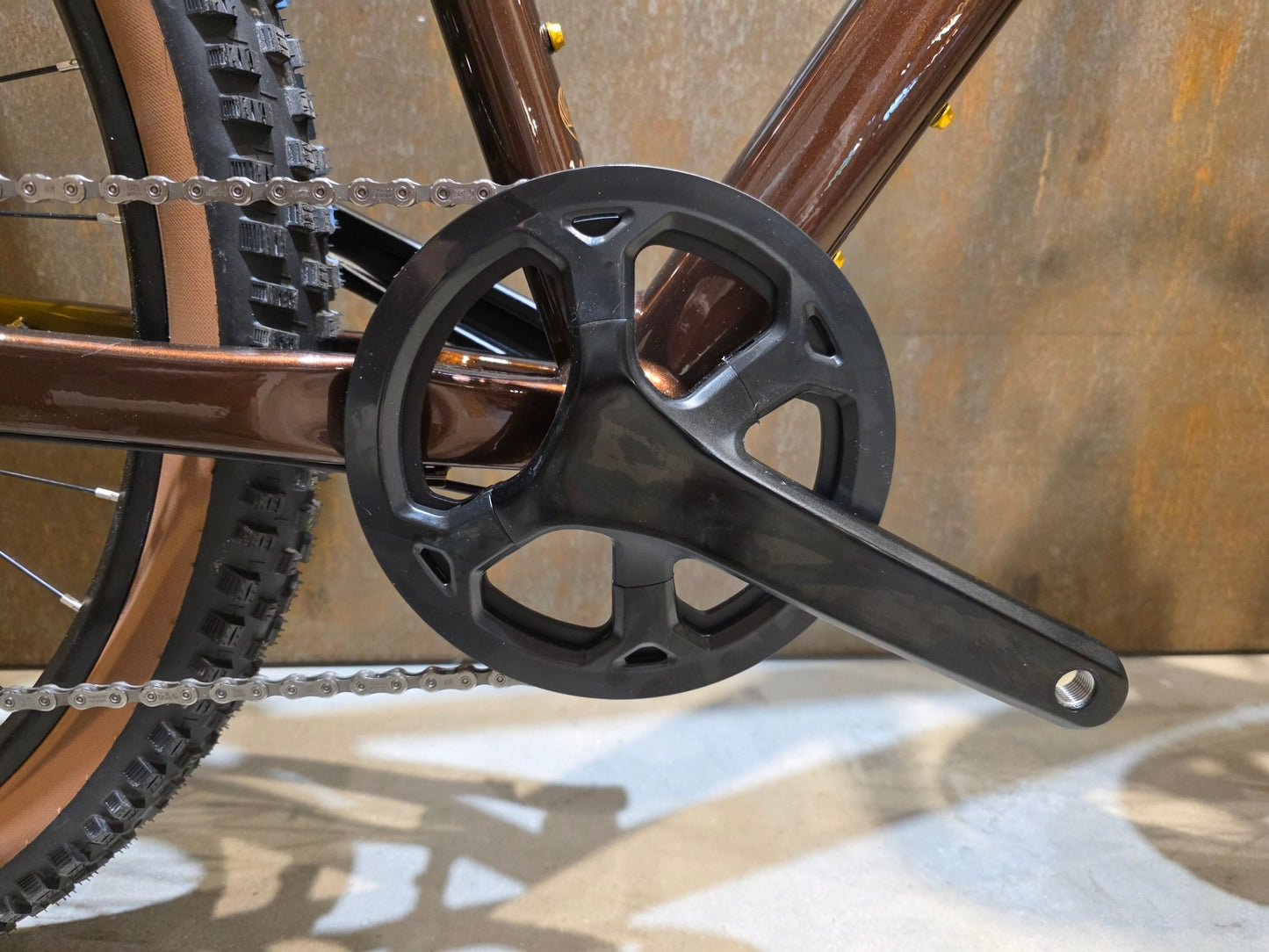 Gravel/Cyclocross von Diamant, DIAMANT 140 STEPOVER / MOKKALATTE DUOTONE / M vor USEDBIKES - OB.DE Hintergrund