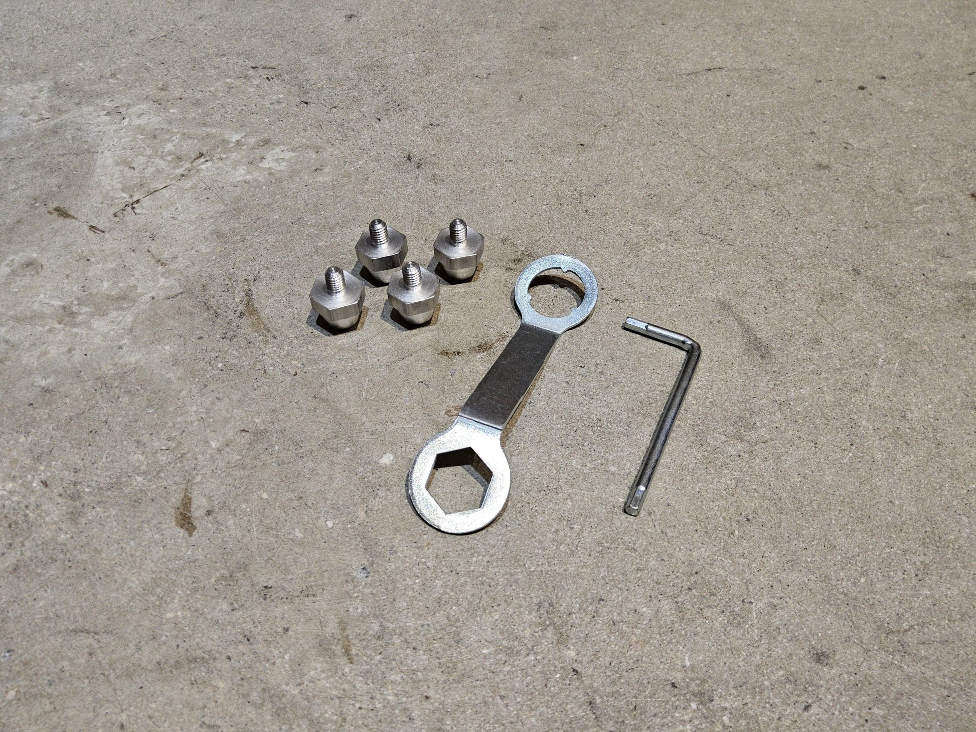 MTB - Herrenschuhe von Dmt, DMT KM4 PJ MOUNTAINBIKESCHUH / WEIß / UNISEX / 42 vor USEDBIKES - OB.DE Hintergrund