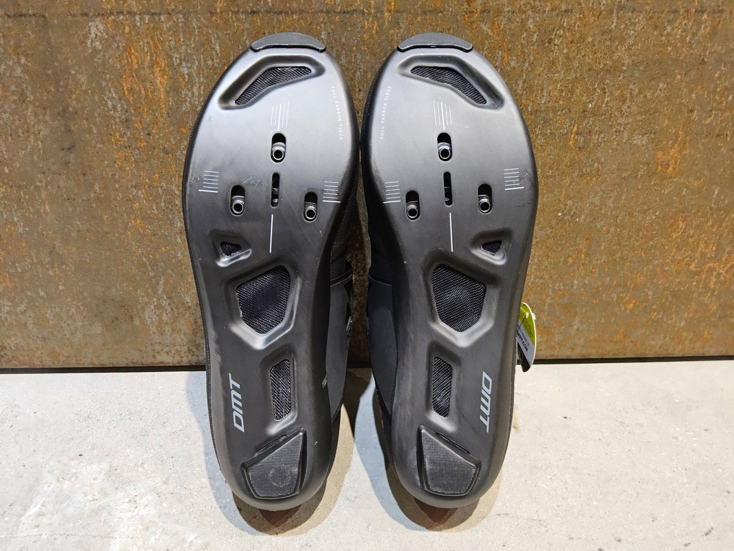 RR - Herrenschuhe von Dmt, DMT KR0 EVO RENNRADSCHUH / SCHWARZ / ANTHRAZIT / UNISEX / 42 vor USEDBIKES - OB.DE Hintergrund