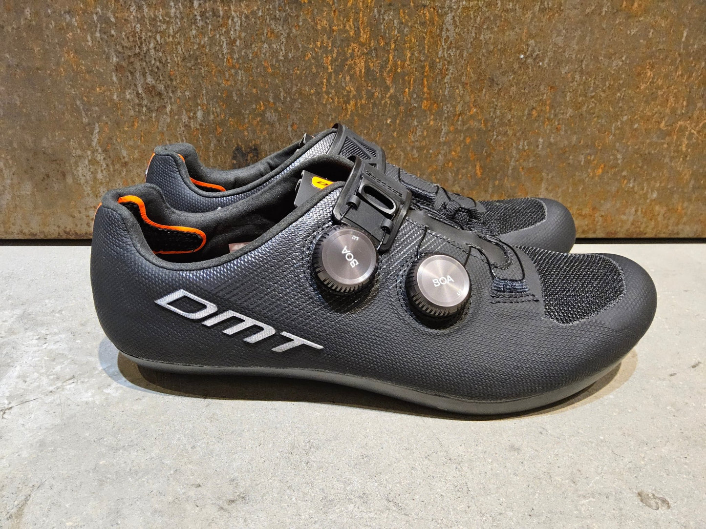 RR - Herrenschuhe von Dmt, DMT KR0 EVO RENNRADSCHUH / SCHWARZ / ANTHRAZIT / UNISEX / 42 vor USEDBIKES - OB.DE Hintergrund
