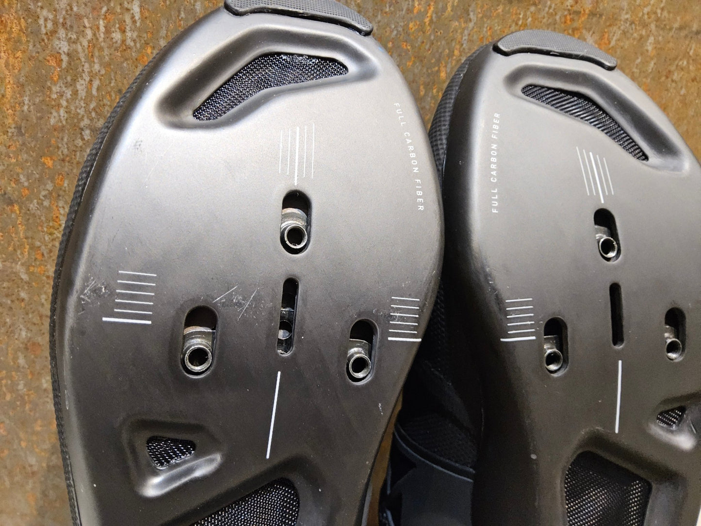 RR - Herrenschuhe von Dmt, DMT KR0 EVO RENNRADSCHUH / SCHWARZ / ANTHRAZIT / UNISEX / 42 vor USEDBIKES - OB.DE Hintergrund