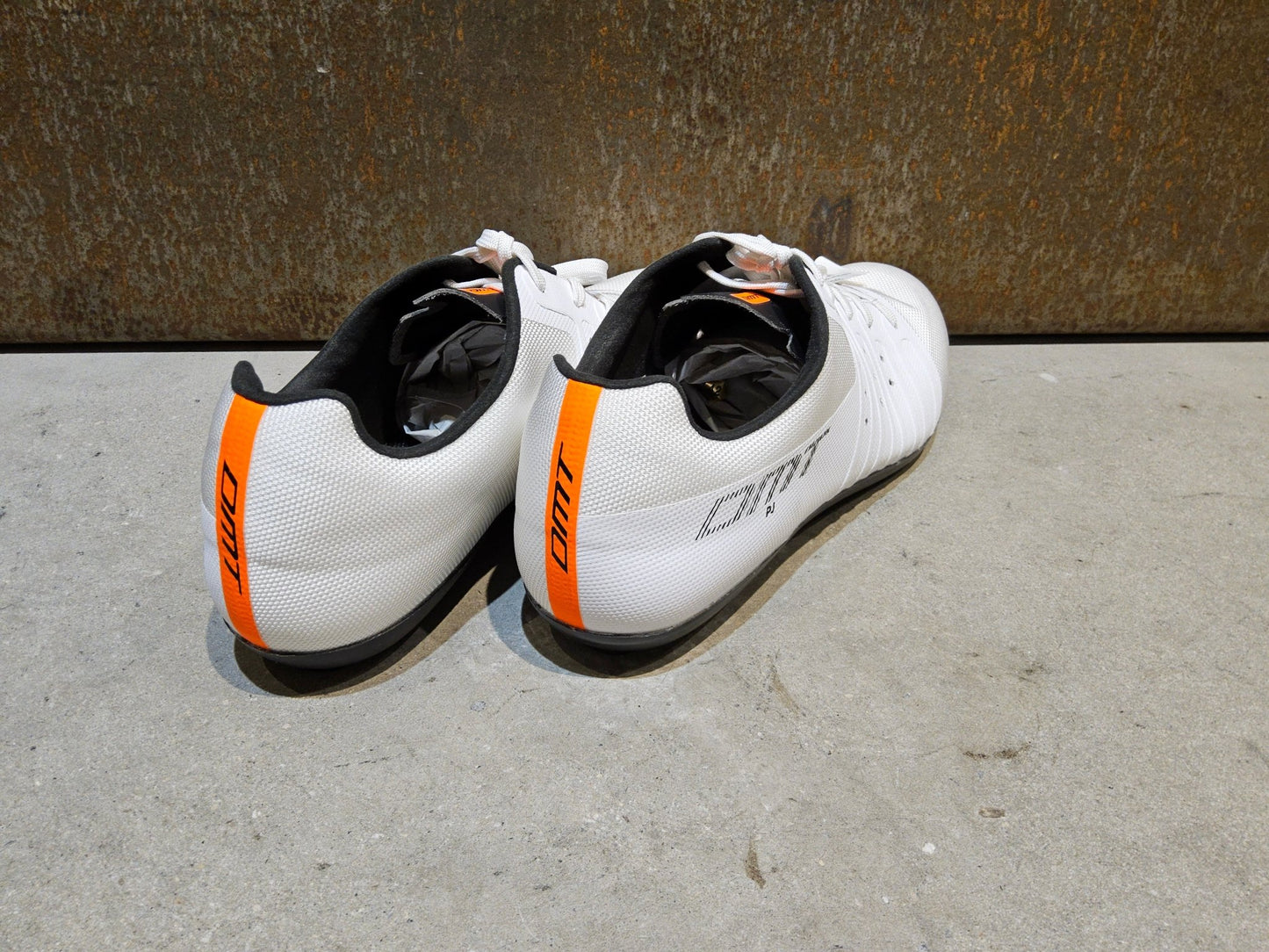 RR - Herrenschuhe von Dmt, DMT KR4 PJ RENNRADSCHUH / WEIß / UNISEX / 42 vor USEDBIKES - OB.DE Hintergrund