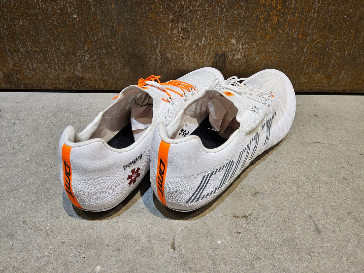 RR - Herrenschuhe von Dmt, DMT POGIS 25 RENNRADSCHUH / WEIß / UNISEX / 48 vor USEDBIKES - OB.DE Hintergrund