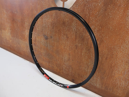 Zubehör von Dt Swiss, DT SWISS 545 D / DISC FELGE 26 ZOLL 32 LOCH SCHWARZ / E-BIKE & TREKKING vor USEDBIKES-OB.DE Hintergrund