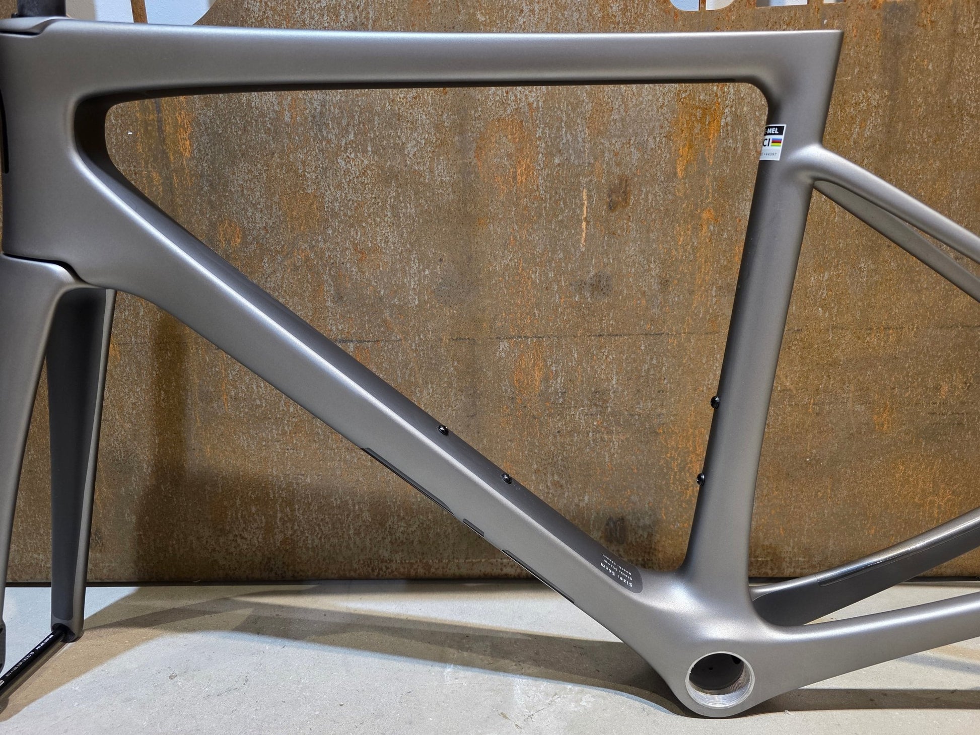 Rennradrahmen von Enve, ENVE MELEE CARBON / RAHMENSET / 54CM vor USEDBIKES - OB.DE Hintergrund