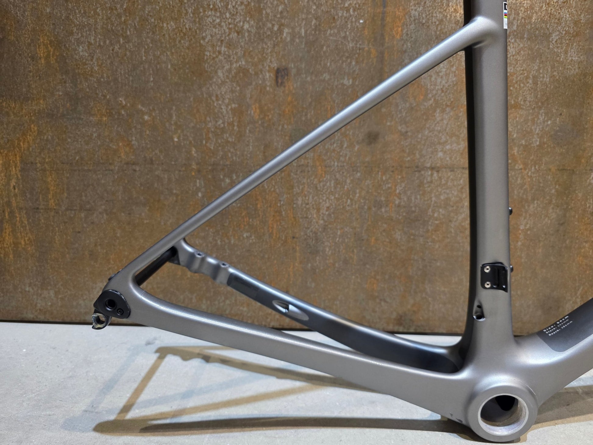 Rennradrahmen von Enve, ENVE MELEE CARBON / RAHMENSET / 54CM vor USEDBIKES - OB.DE Hintergrund