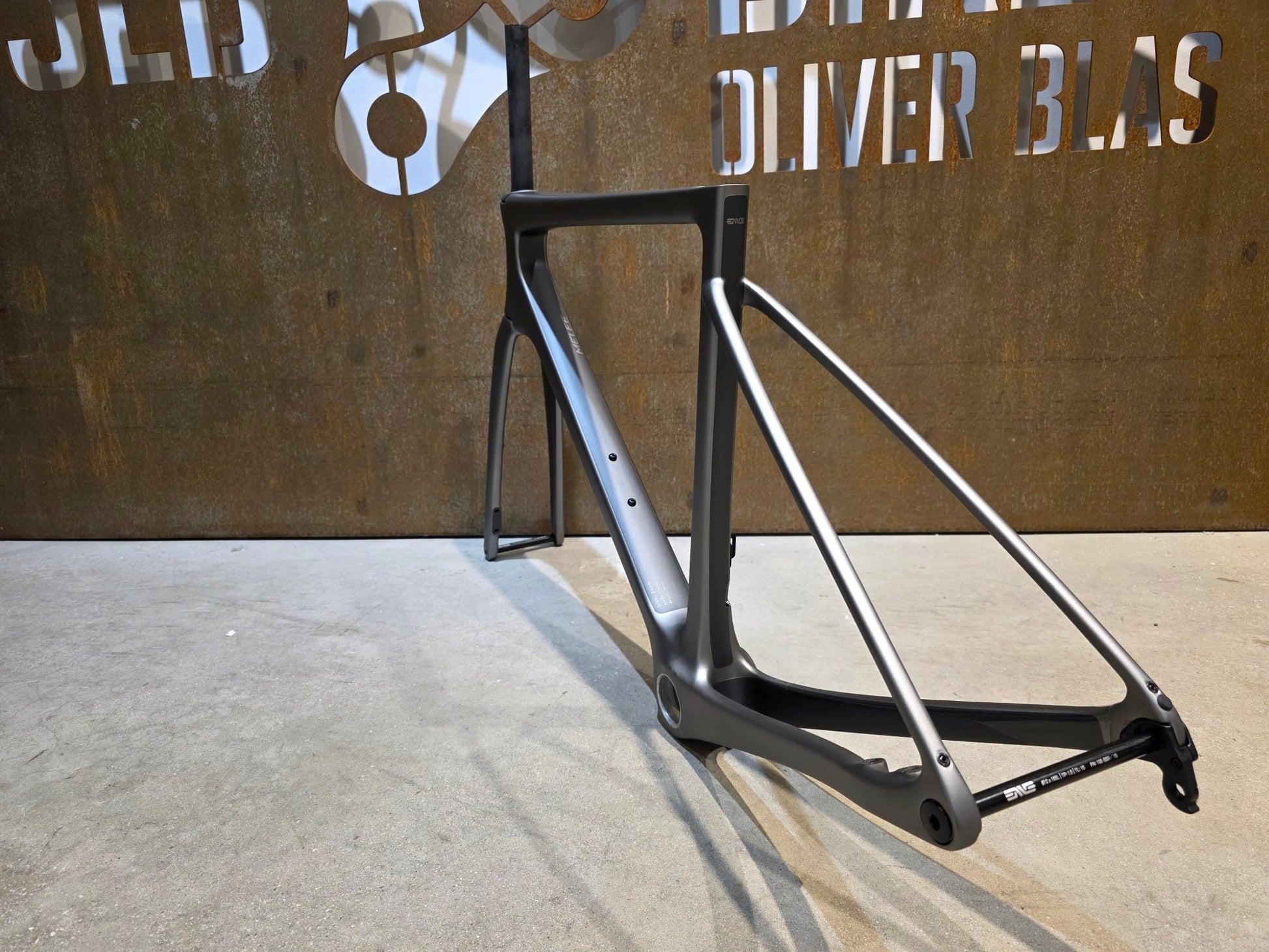 Rennradrahmen von Enve, ENVE MELEE CARBON / RAHMENSET / 54CM vor USEDBIKES - OB.DE Hintergrund