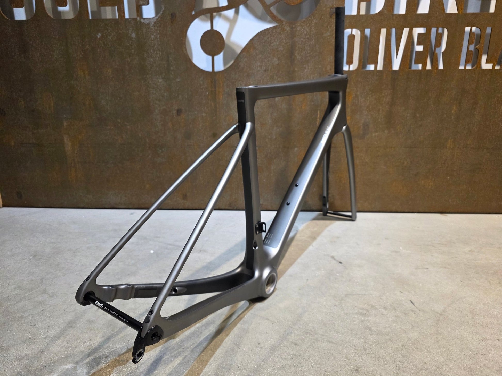 Rennradrahmen von Enve, ENVE MELEE CARBON / RAHMENSET / 54CM vor USEDBIKES - OB.DE Hintergrund