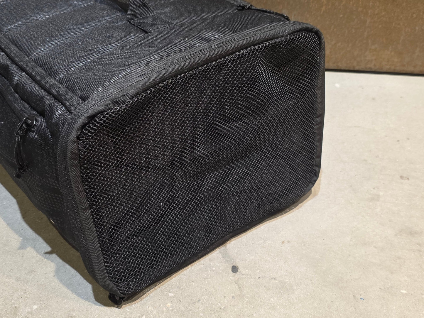 Taschen & Rucksäcke von Evoc, EVOC RAIN BAG vor USEDBIKES - OB.DE Hintergrund