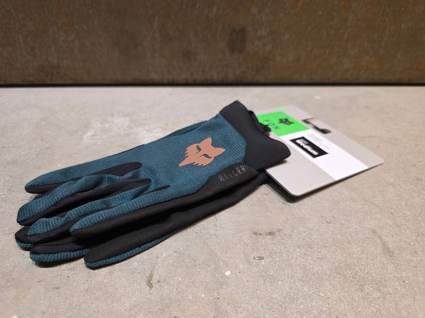 Handschuhe von Fox Racing, FOX RACING X TREK RANGER MOUNTAINBIKE HANDSCHUH / DARK GREEN / HERREN / M vor USEDBIKES - OB.DE Hintergrund