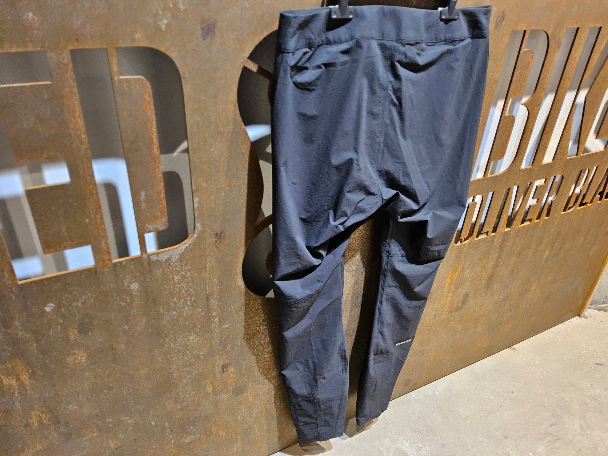 Hosen Herren von Fox Racing, FOX RACING X TREK RANGER MOUNTAINBIKE HOSE LANG / HERREN vor USEDBIKES - OB.DE Hintergrund