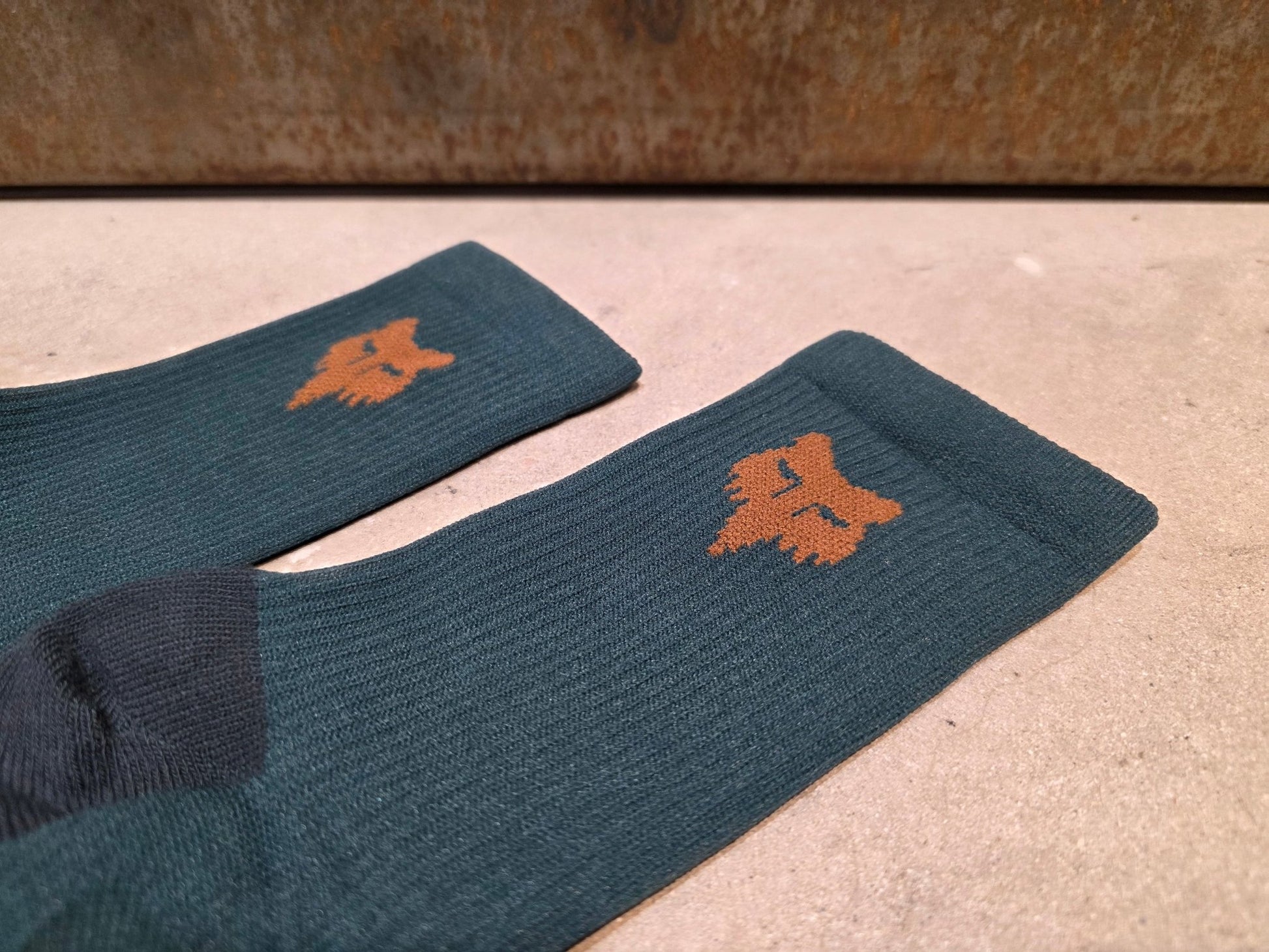 Socken Herren von Fox Racing, FOX RACING X TREK RANGER MOUNTAINBIKE SOCKEN / L/XL vor USEDBIKES - OB.DE Hintergrund