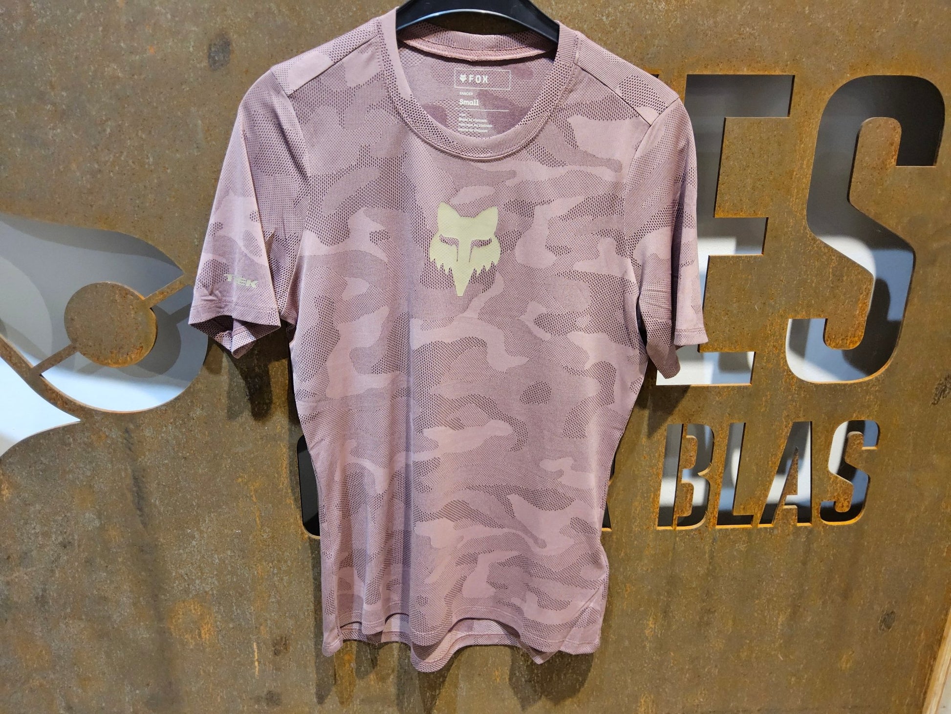 Trikot Damen von Fox Racing, FOX RACING X TREK RANGER MOUNTAINBIKE TRIKOT / DAMEN / S vor USEDBIKES - OB.DE Hintergrund