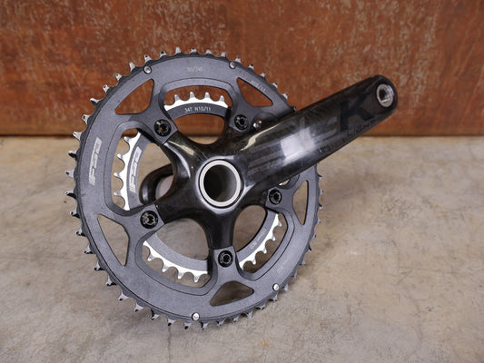 Kurbel von Fsa, FSA SL - K LIGHT CARBON KURBEL – BB30 / 50–34 Z. / 175 MM vor USEDBIKES - OB.DE Hintergrund