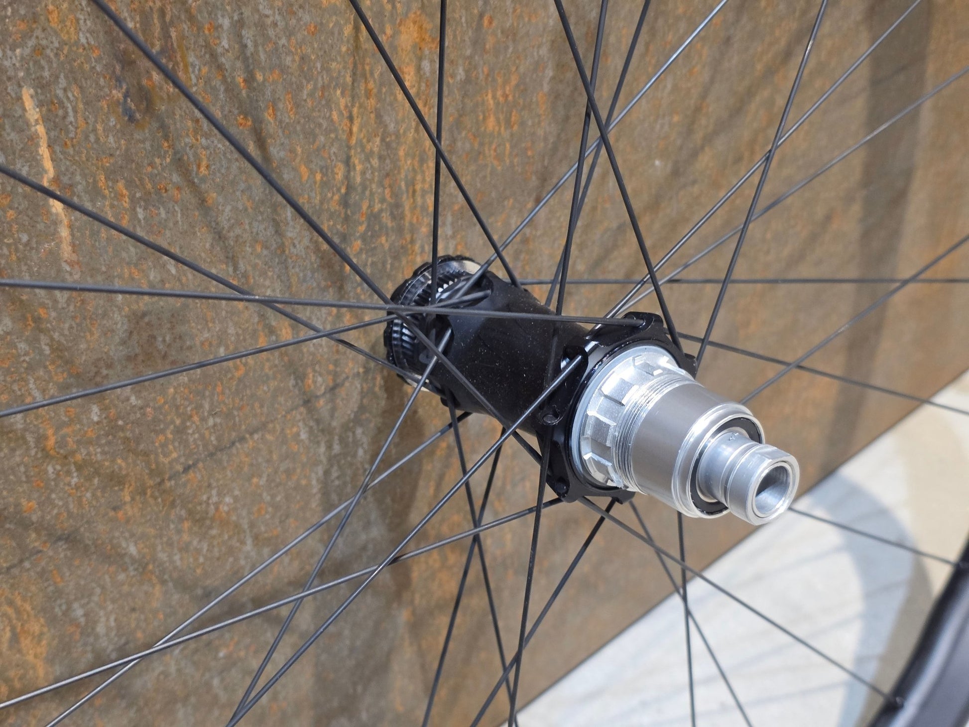 Laufrad/Laufradsatz von Fulcrum, FULCRUM RED ZONE CARBON BOOST 29 MTB LAUFRADSATZ DISC vor USEDBIKES - OB.DE Hintergrund