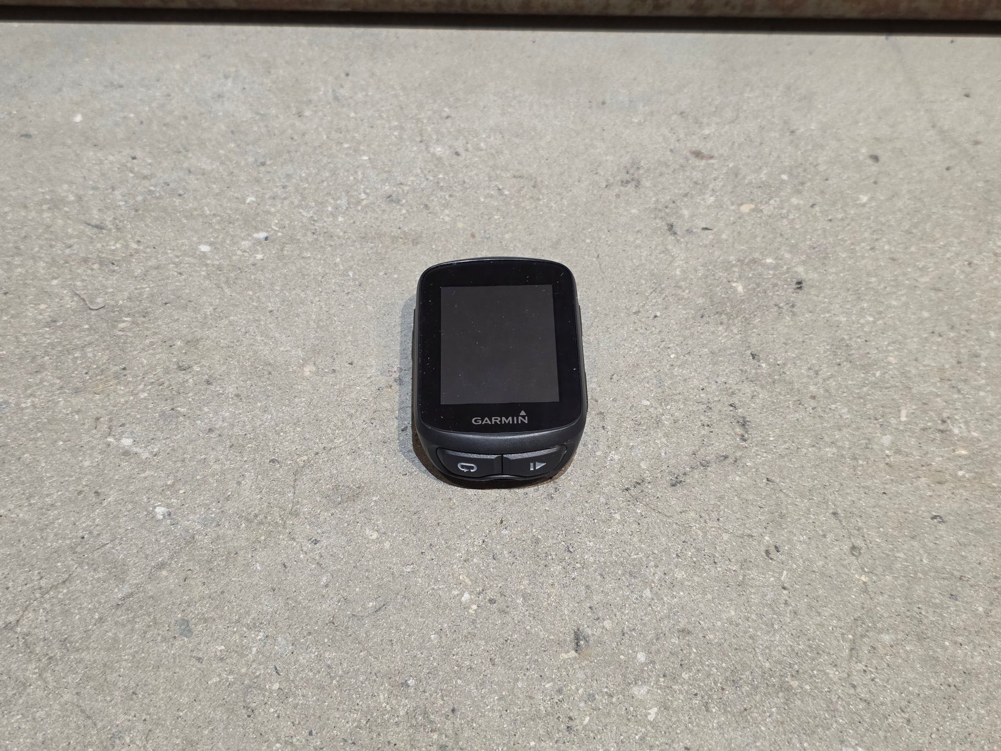 GPS - Geräte & Sensoren von Garmin, GARMIN EDGE 130 PLUS FAHRRADCOMPUTER / MTB BUNDLE vor USEDBIKES - OB.DE Hintergrund