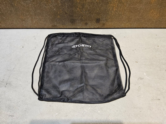 Taschen & Rucksäcke von Sidi, GIRO MESH ZUBEHÖR / SCHUH TASCHE SCHWARZ in variant_title vor USEDBIKES - OB.DE Hintergrund