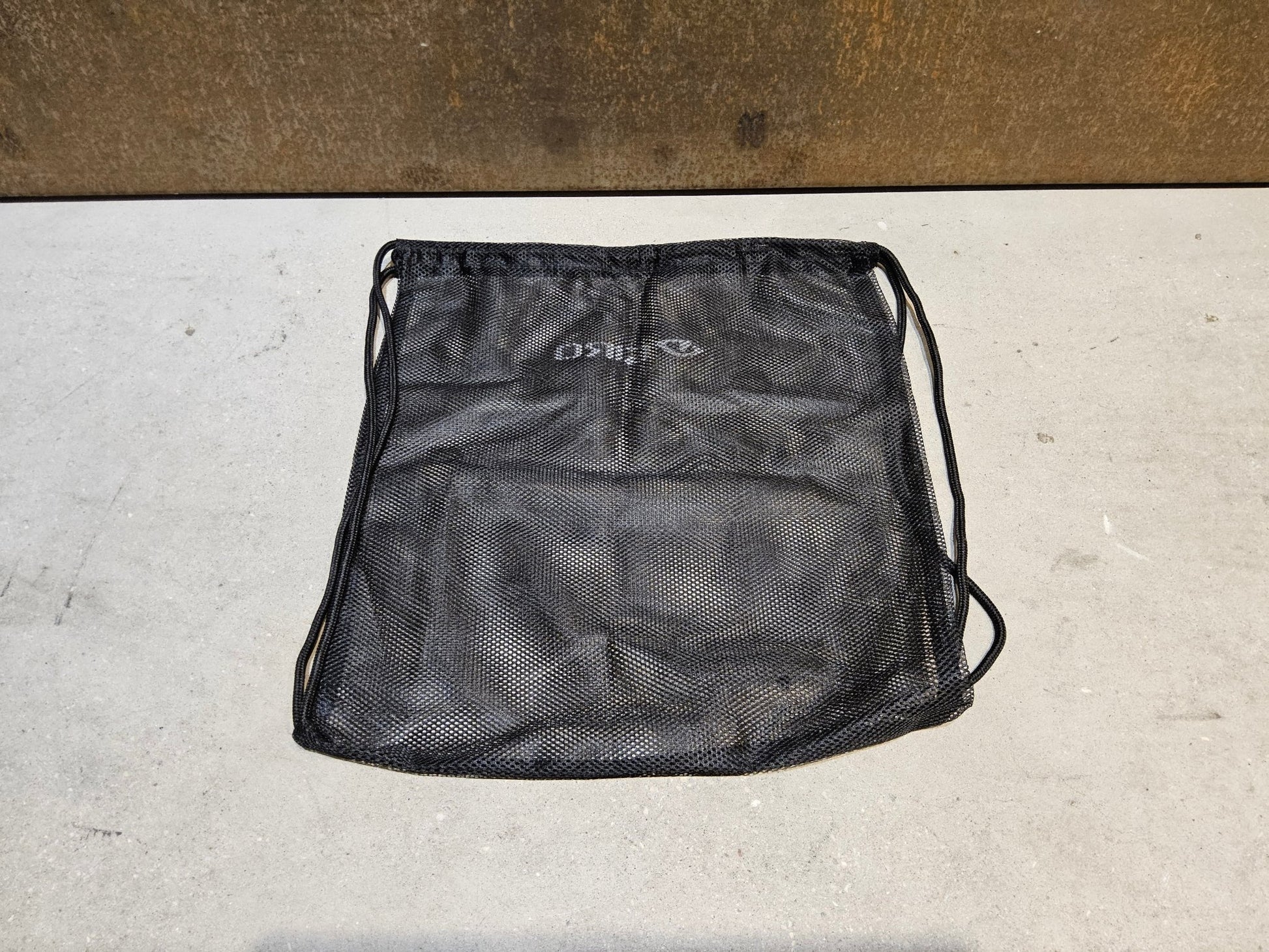 Taschen & Rucksäcke von Sidi, GIRO MESH ZUBEHÖR / SCHUH TASCHE SCHWARZ in variant_title vor USEDBIKES - OB.DE Hintergrund