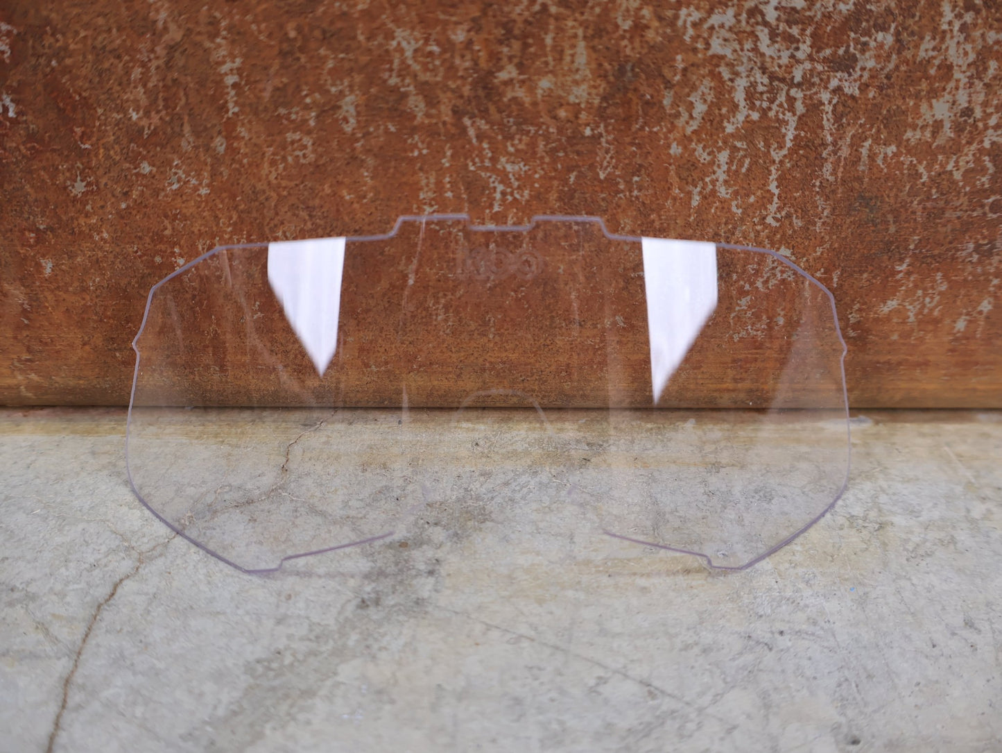 Brillen von Koo, KOO RED BULL - BORA HANSGROHE DEMOS SONNENBRILLE / RED MIRROR vor USEDBIKES - OB.DE Hintergrund