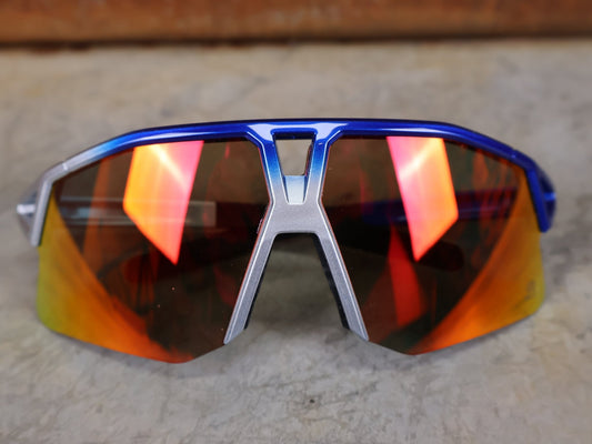 Brillen von Koo, KOO RED BULL - BORA HANSGROHE HYPE SONNENBRILLE / RED MIRROR vor USEDBIKES - OB.DE Hintergrund