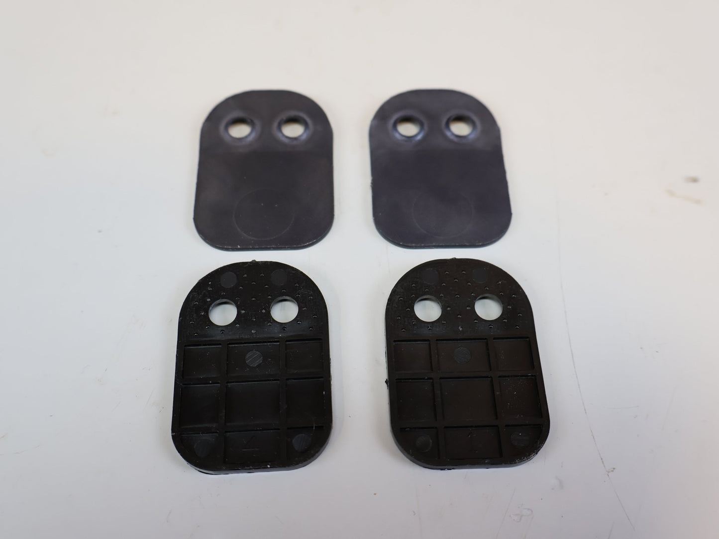 Pedale von magped, MAGPED ENDURO2 / 150N MAGNETPEDALE / SCHWARZ GRAU / MTB FLAT PEDALE vor USEDBIKES-OB.DE Hintergrund