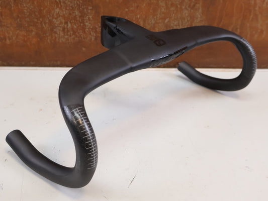 Lenker von Most, MOST TALON ULTRA LIGHT INTEGRIERTE LENKER-VORBAU-EINHEIT 420X90MM vor USEDBIKES-OB.DE Hintergrund