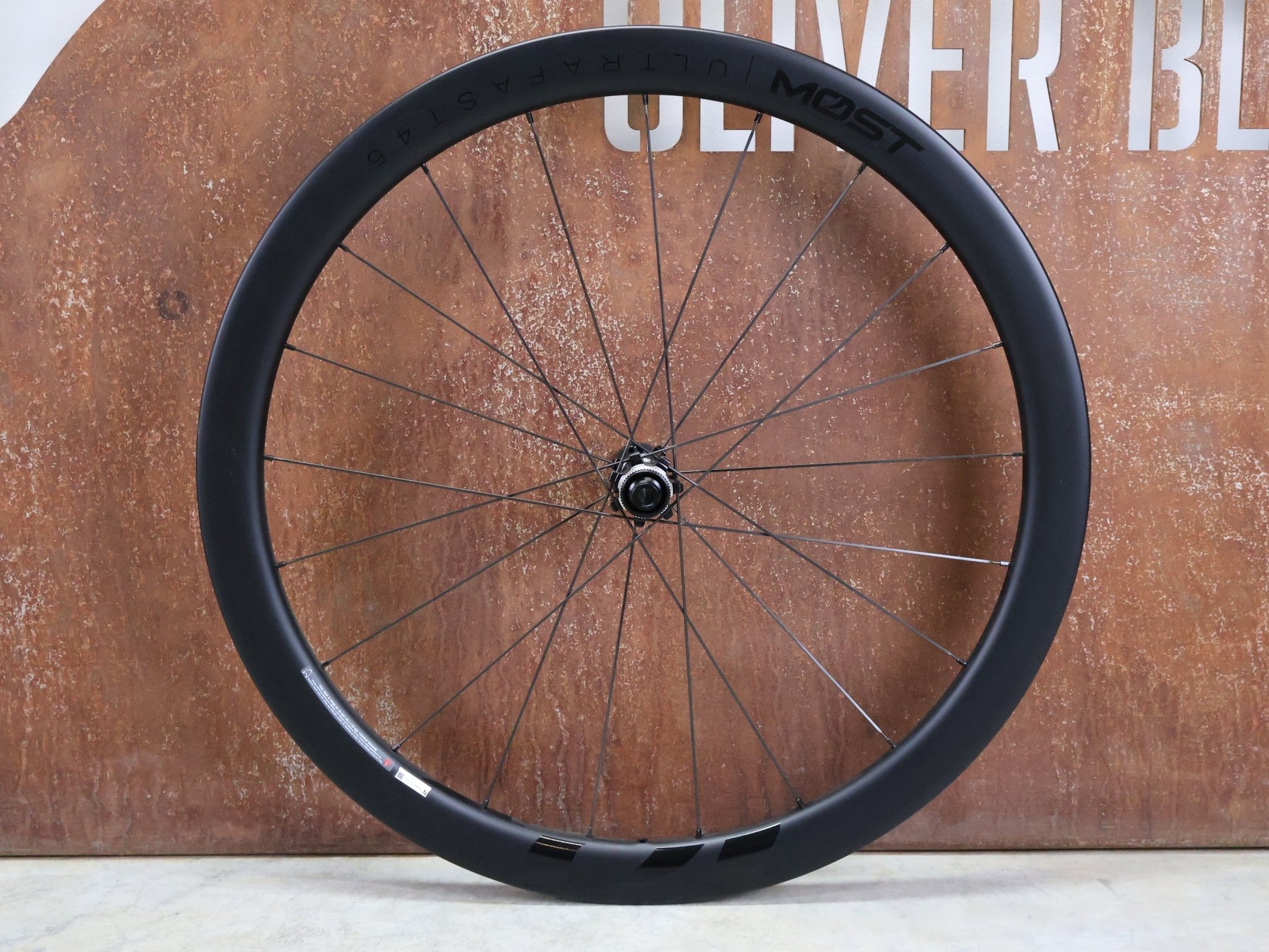 Laufrad/Laufradsatz von Most, MOST ULTRAFAST 45 TLR DB LAUFRADSATZ DISC vor USEDBIKES - OB.DE Hintergrund