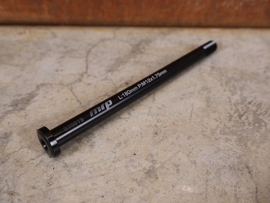 Zubehör von Mrp, MRP NACHRÜSTBARE HINTERRADACHSE REAR THRU AXLE / M12 × 1,75 vor USEDBIKES - OB.DE Hintergrund