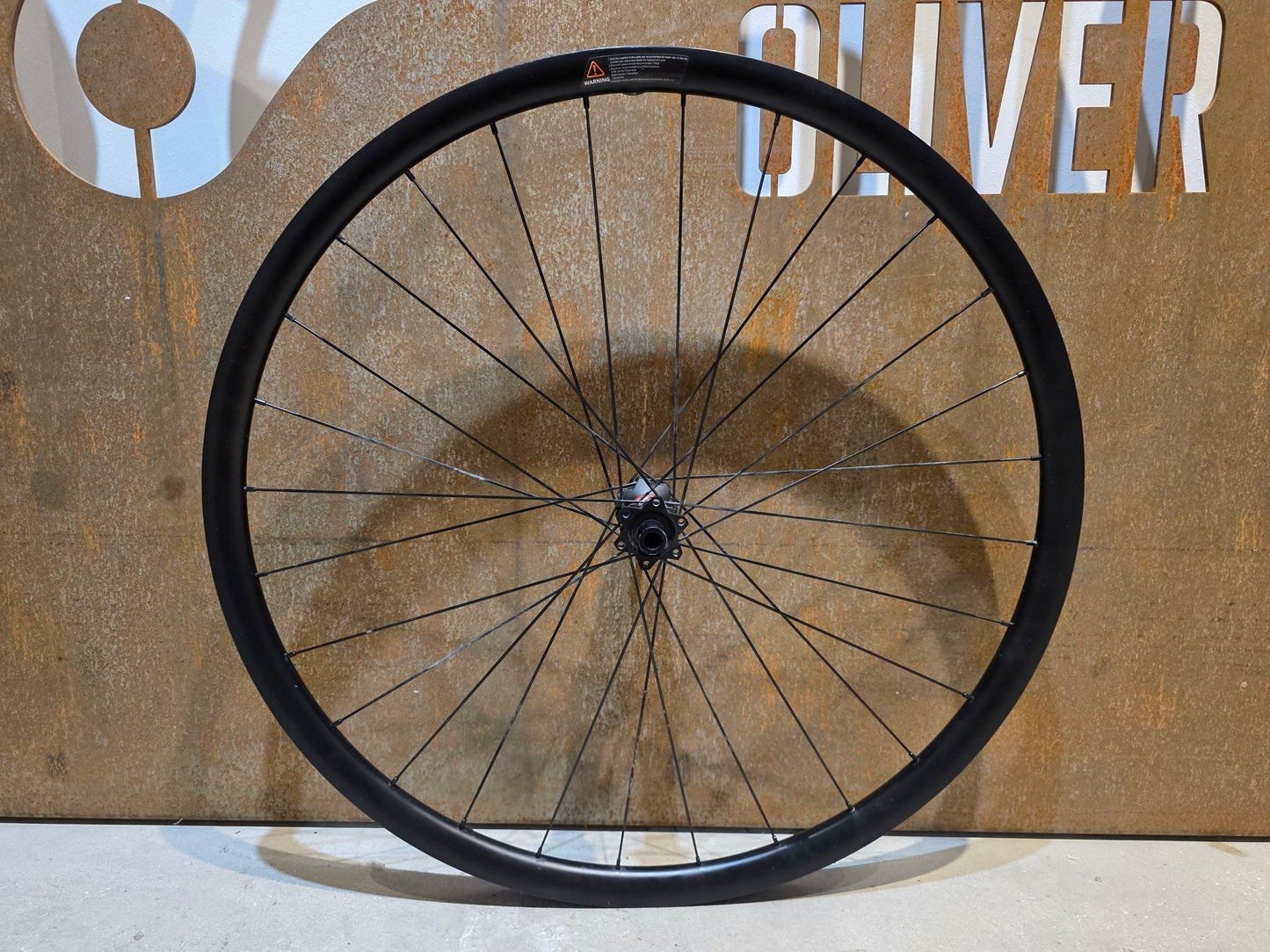 Laufrad/Laufradsatz von Mse, MSE 29 ZOLL CARBON LAUFRADSATZ BOOST 6 - LOCH DISC vor USEDBIKES - OB.DE Hintergrund