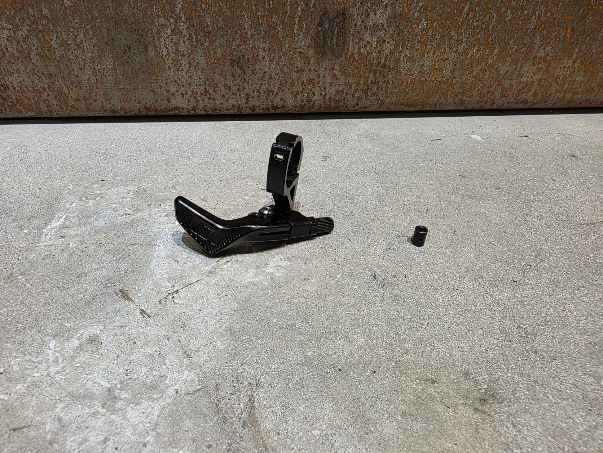 Sattelstütze von ONOFF, ONOFF COMPONENTS PIJA DROPPER POST SATTELSTÜTZE 31.6MM vor USEDBIKES - OB.DE Hintergrund