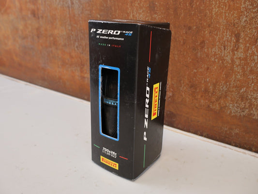 Reifen von Pirelli, PIRELLI REIFEN P ZERO RACE 4S / RENNRAD FALTREIFEN / 26-622 SMARTEVO ROAD vor USEDBIKES-OB.DE Hintergrund