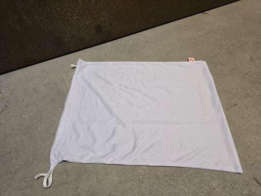 Taschen & Rucksäcke von Poc, POC HELMTASCHE LOGO AVIP in variant_title vor USEDBIKES - OB.DE Hintergrund