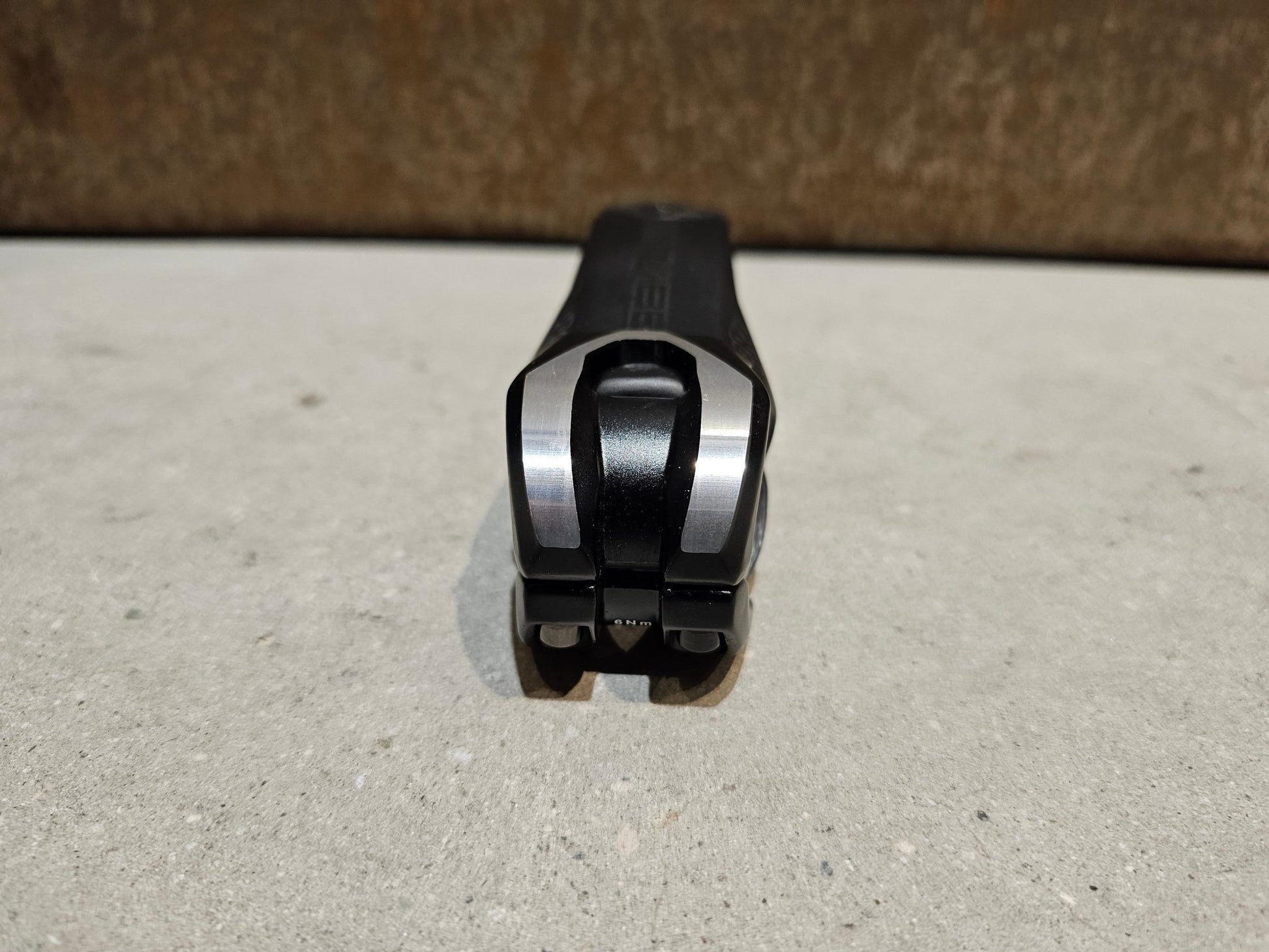 Vorbau von Pro, PRO VIBE CARBON VORBAU 110 / 120 / 130MM in variant_title vor USEDBIKES - OB.DE Hintergrund