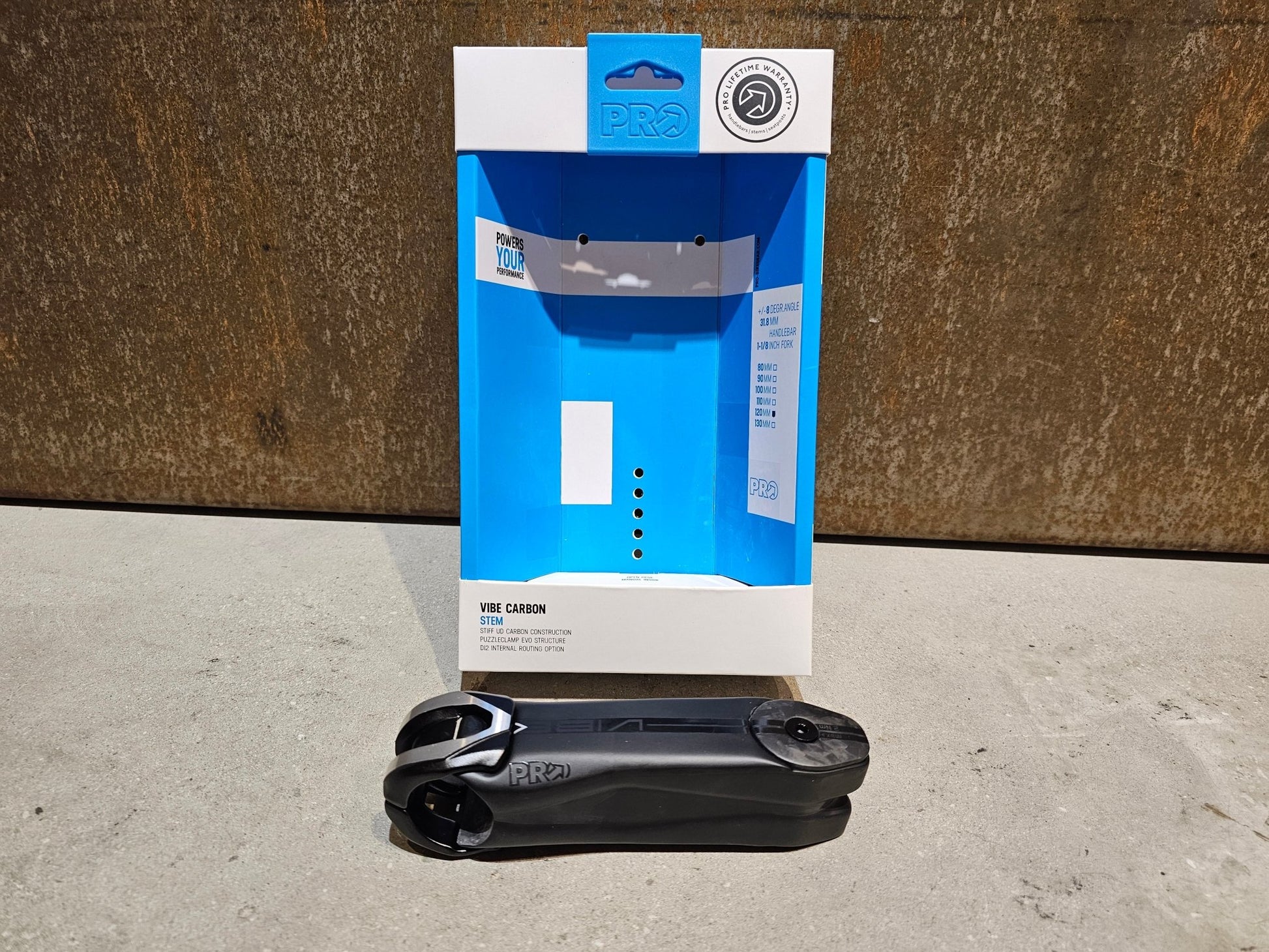 Vorbau von Pro, PRO VIBE CARBON VORBAU 110 / 120 / 130MM in variant_title vor USEDBIKES - OB.DE Hintergrund