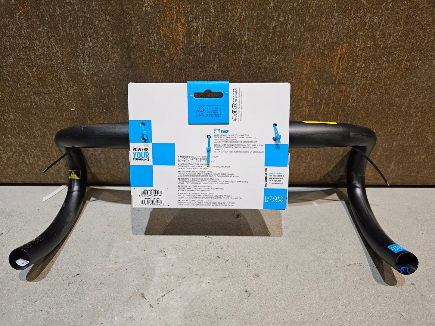 Lenker von Pro, PRO VIBE SUPERLIGHT COMPACT LENKER 400 / 420 / 440MM in variant_title vor USEDBIKES - OB.DE Hintergrund