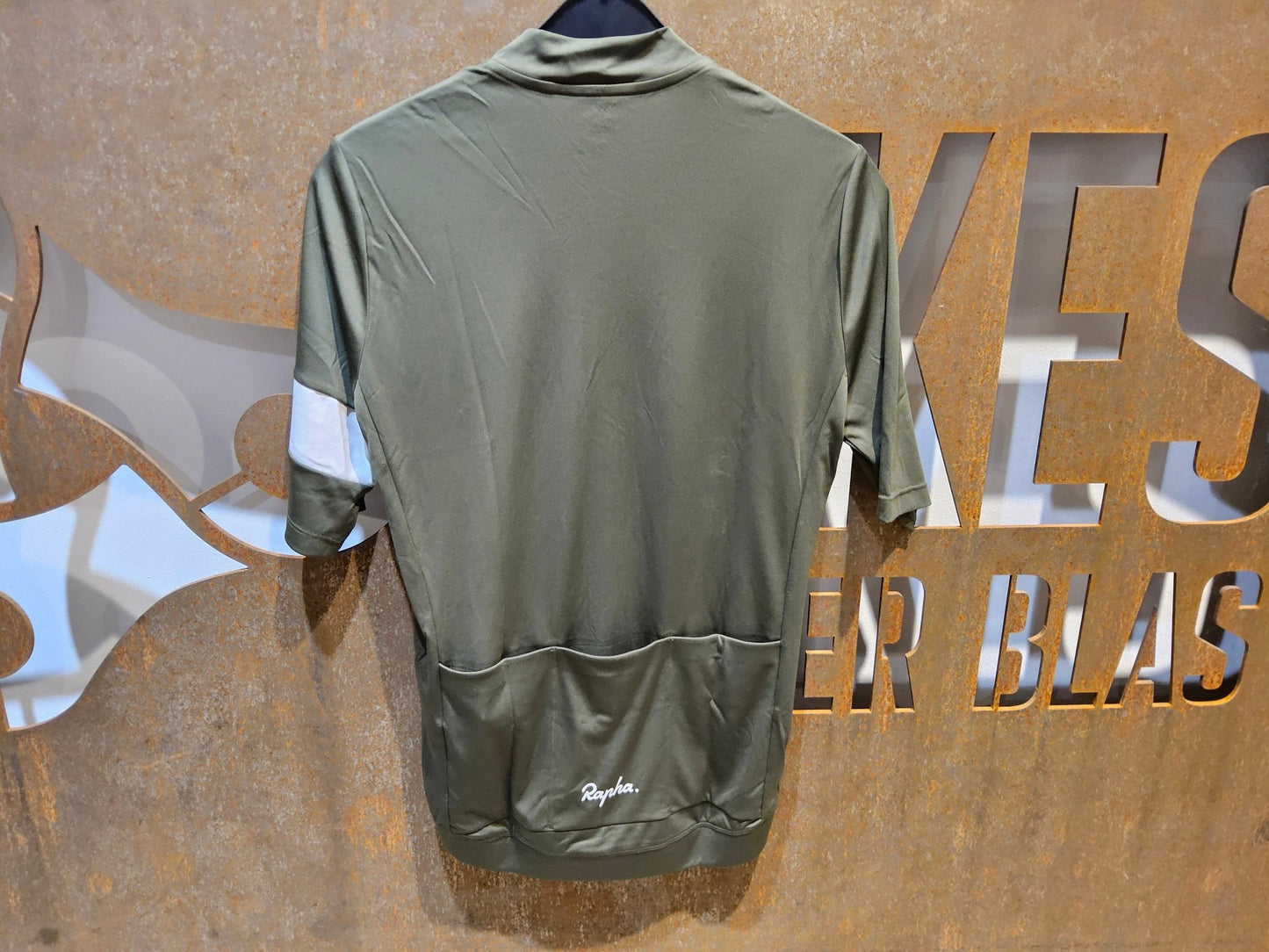 Trikot Herren von Rapha, RAPHA CORE RADTRIKOT / OLIVE GREEN / HERREN / M vor USEDBIKES - OB.DE Hintergrund