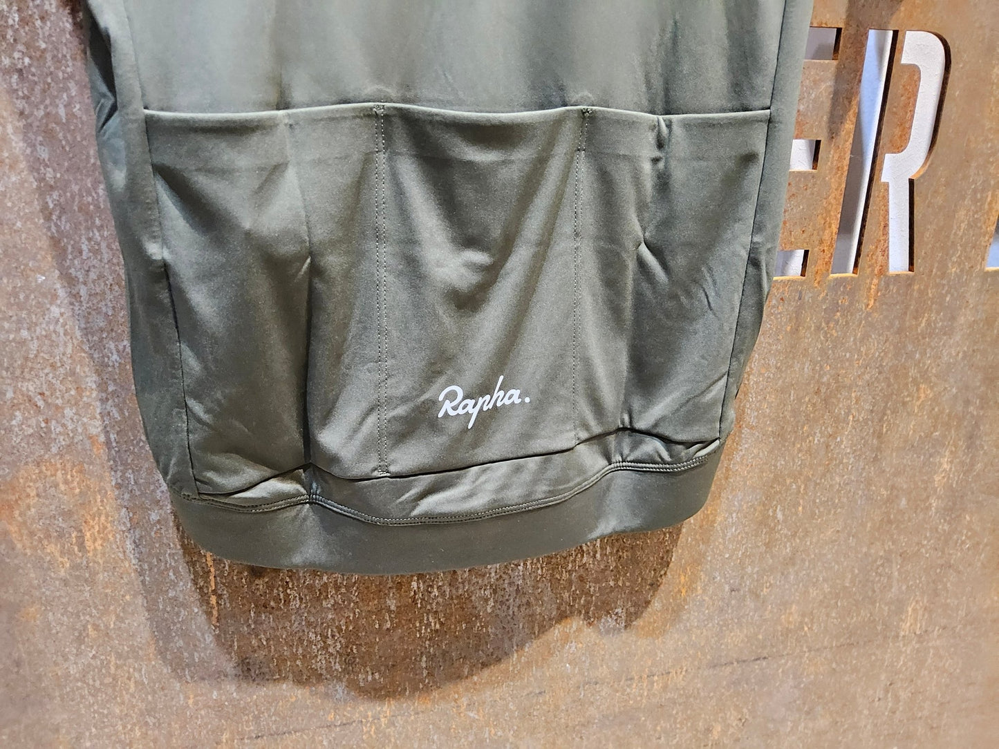 Trikot Herren von Rapha, RAPHA CORE RADTRIKOT / OLIVE GREEN / HERREN / M vor USEDBIKES - OB.DE Hintergrund